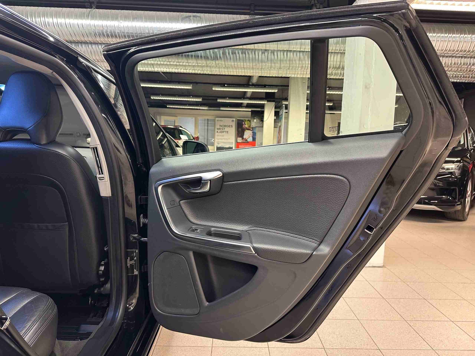 Volvo V60 D2 Powershift, 6-trinn, 115hk, 2013