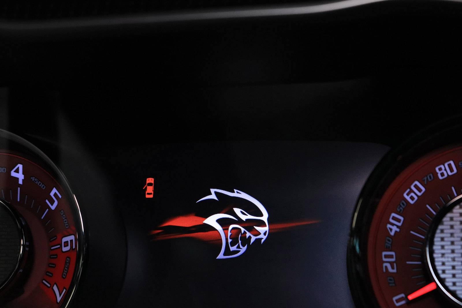 Dodge Challenger SRT Hellcat TorqueFlite, 717hp, 2015