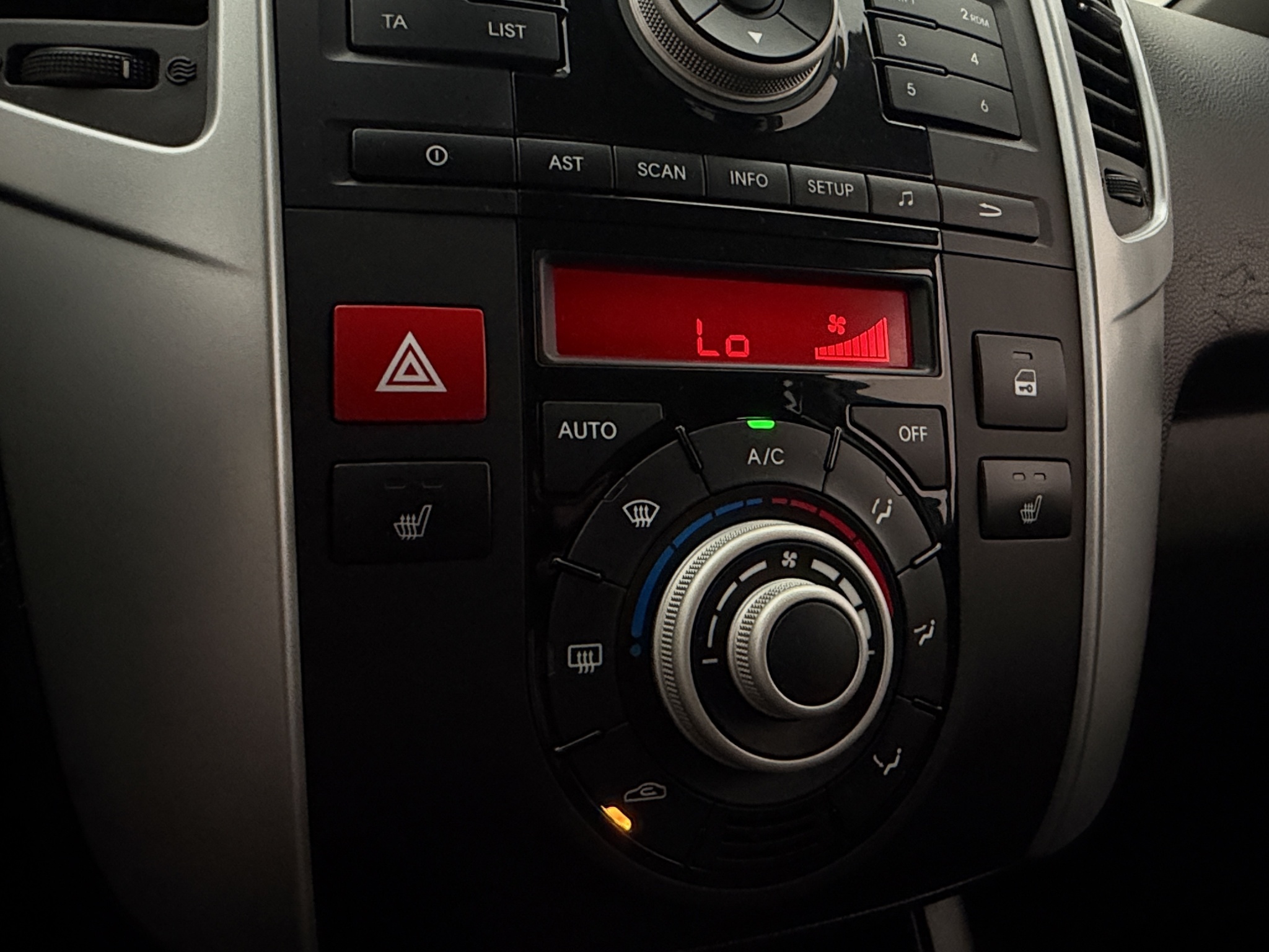 Kia Venga 1.6 CVVT Automatic, 125hp, 2012