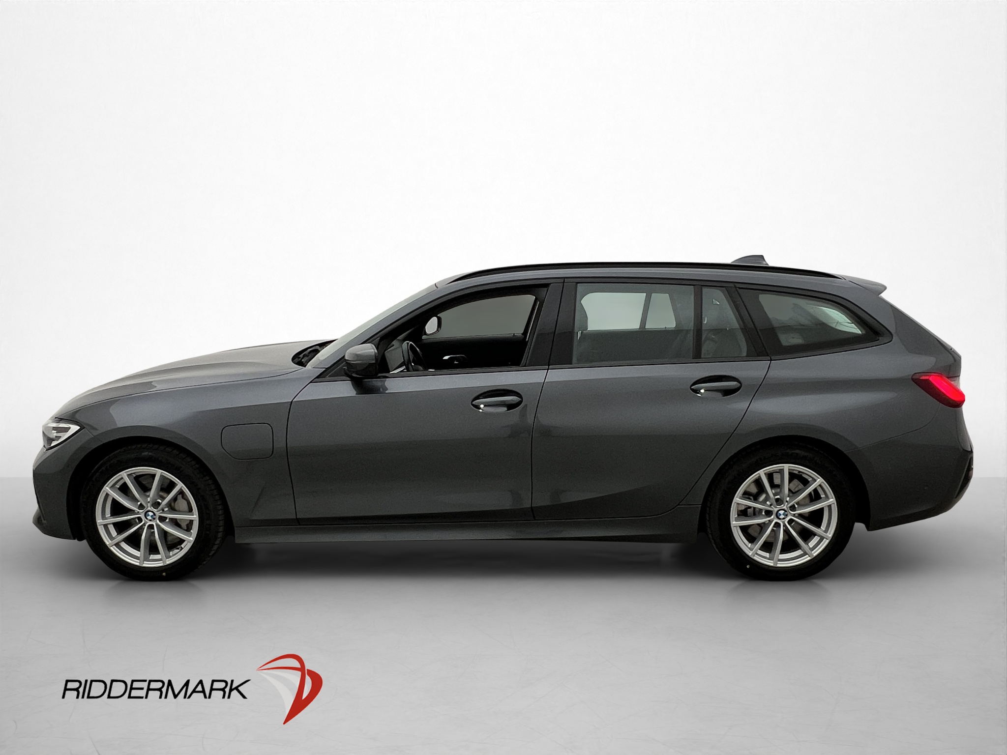 BMW 330e Touring Steptronic, 8-trins, 292ps, 2021