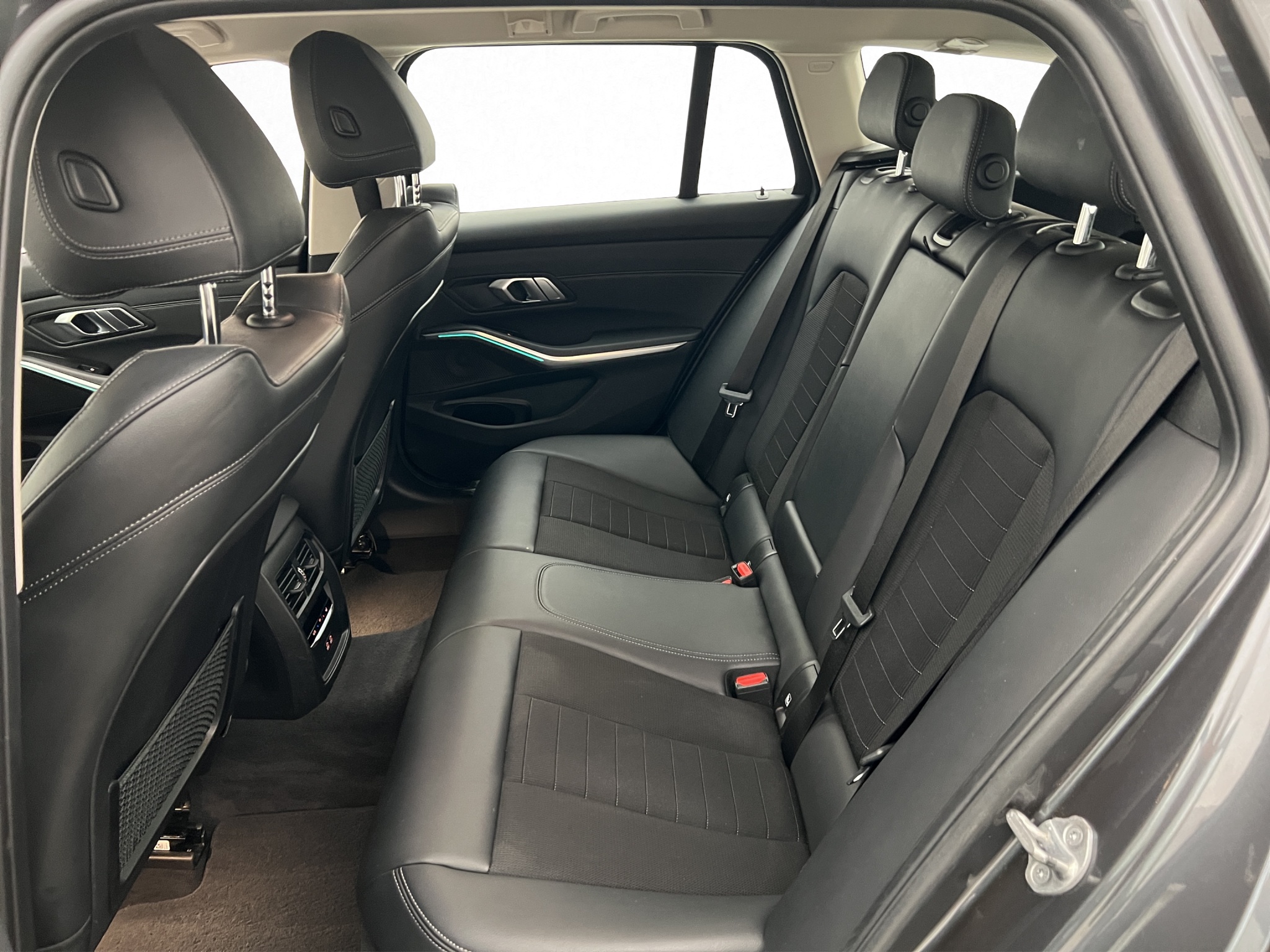 BMW 330e Touring Steptronic, 8-trins, 292ps, 2021