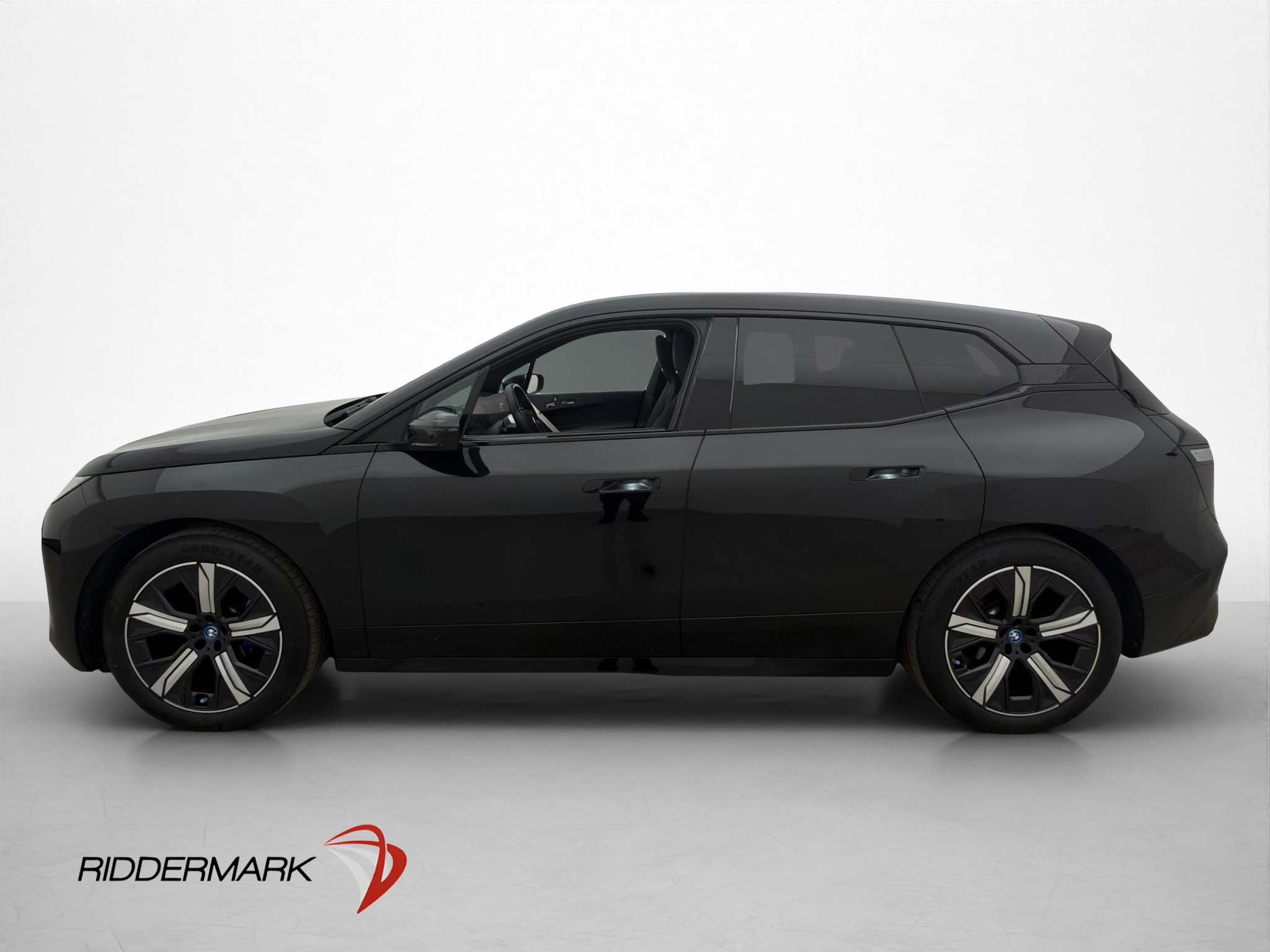BMW iX xDrive40, 326ps, 2023