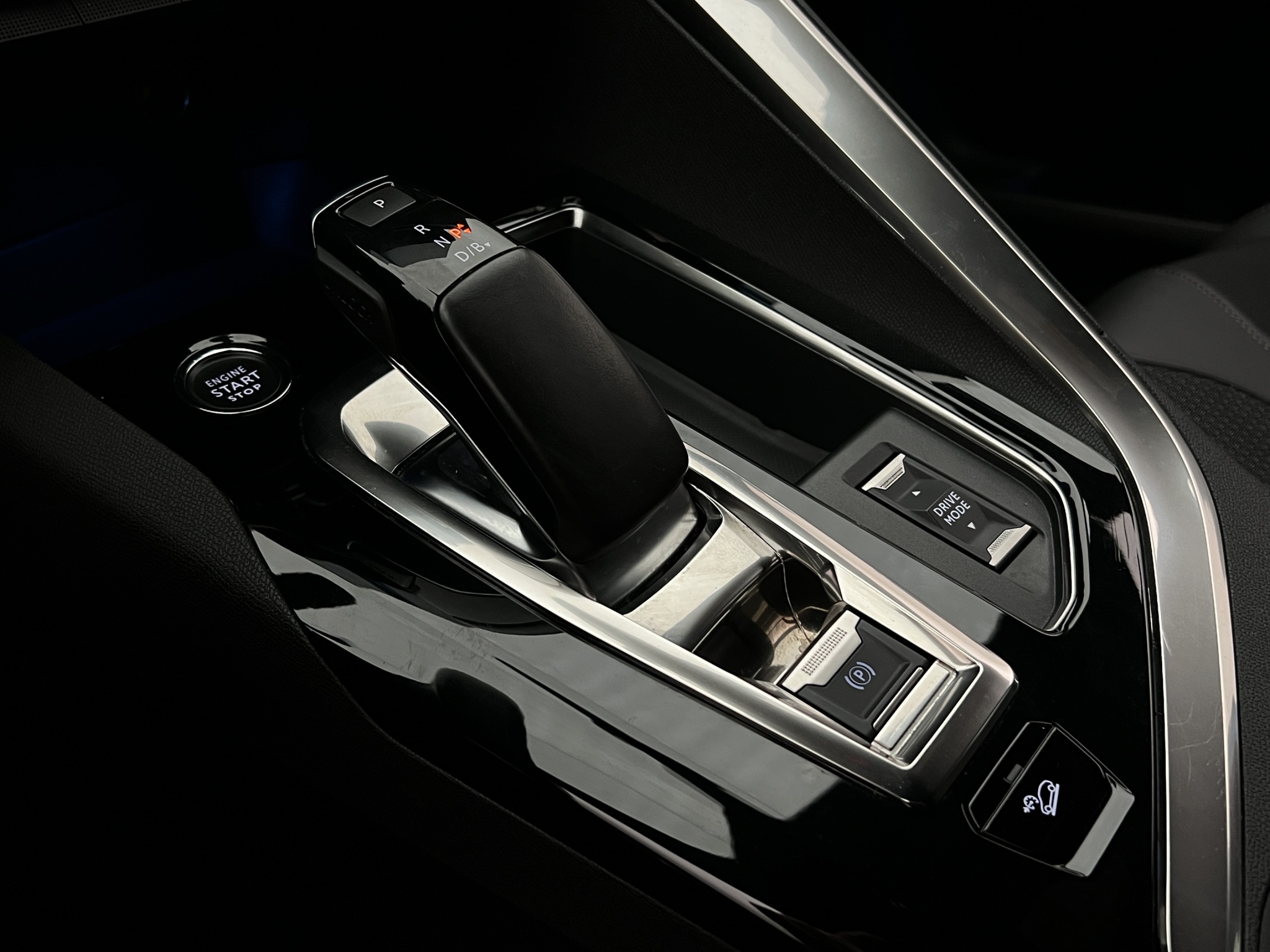 Peugeot 3008 HYBRID4 300 EAT, 300hp, 2022