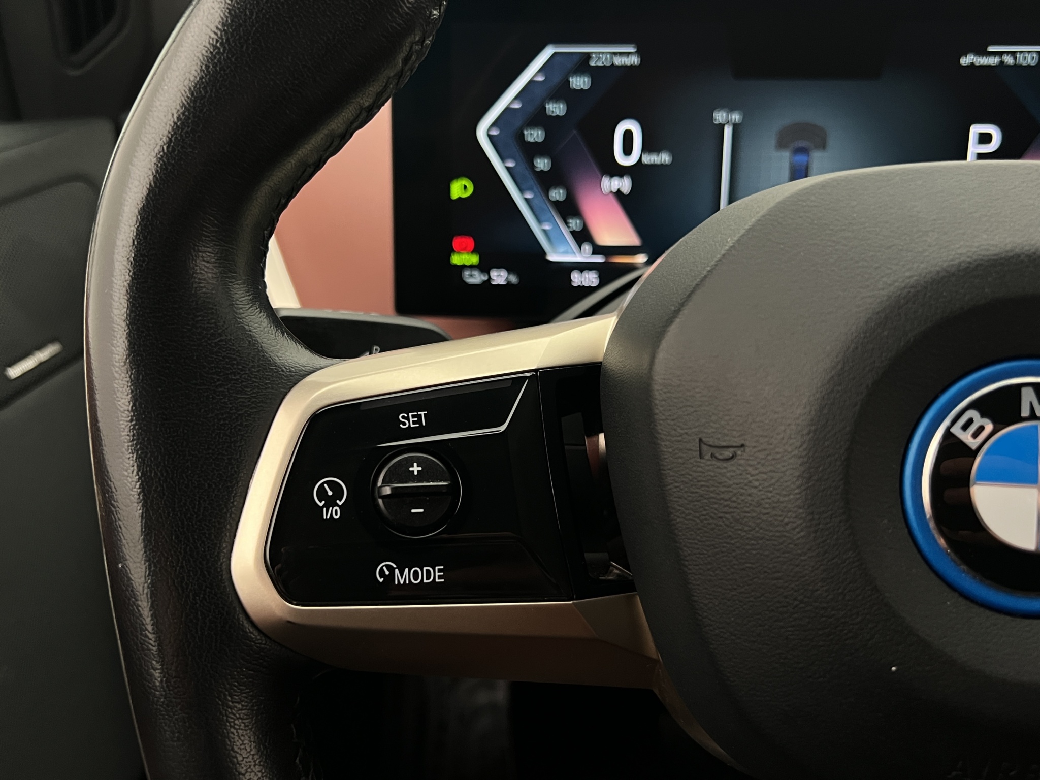 BMW iX xDrive50, 524ps, 2022