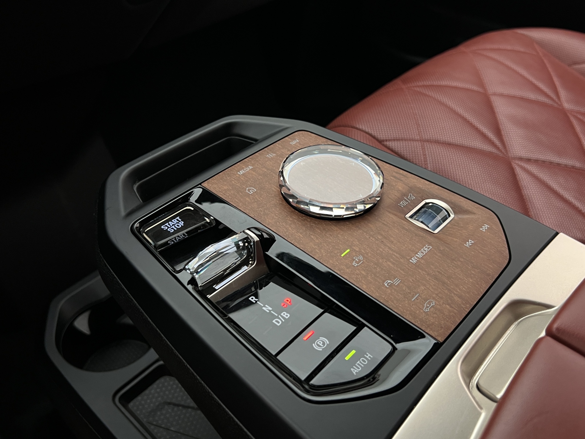 BMW iX xDrive50, 524ps, 2022