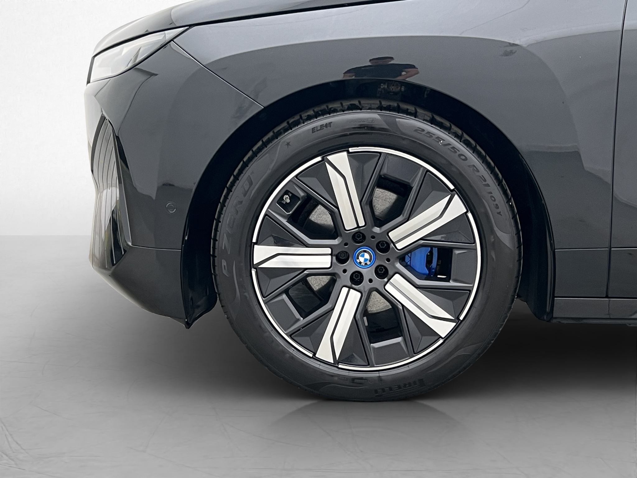 BMW iX xDrive50, 524ps, 2022