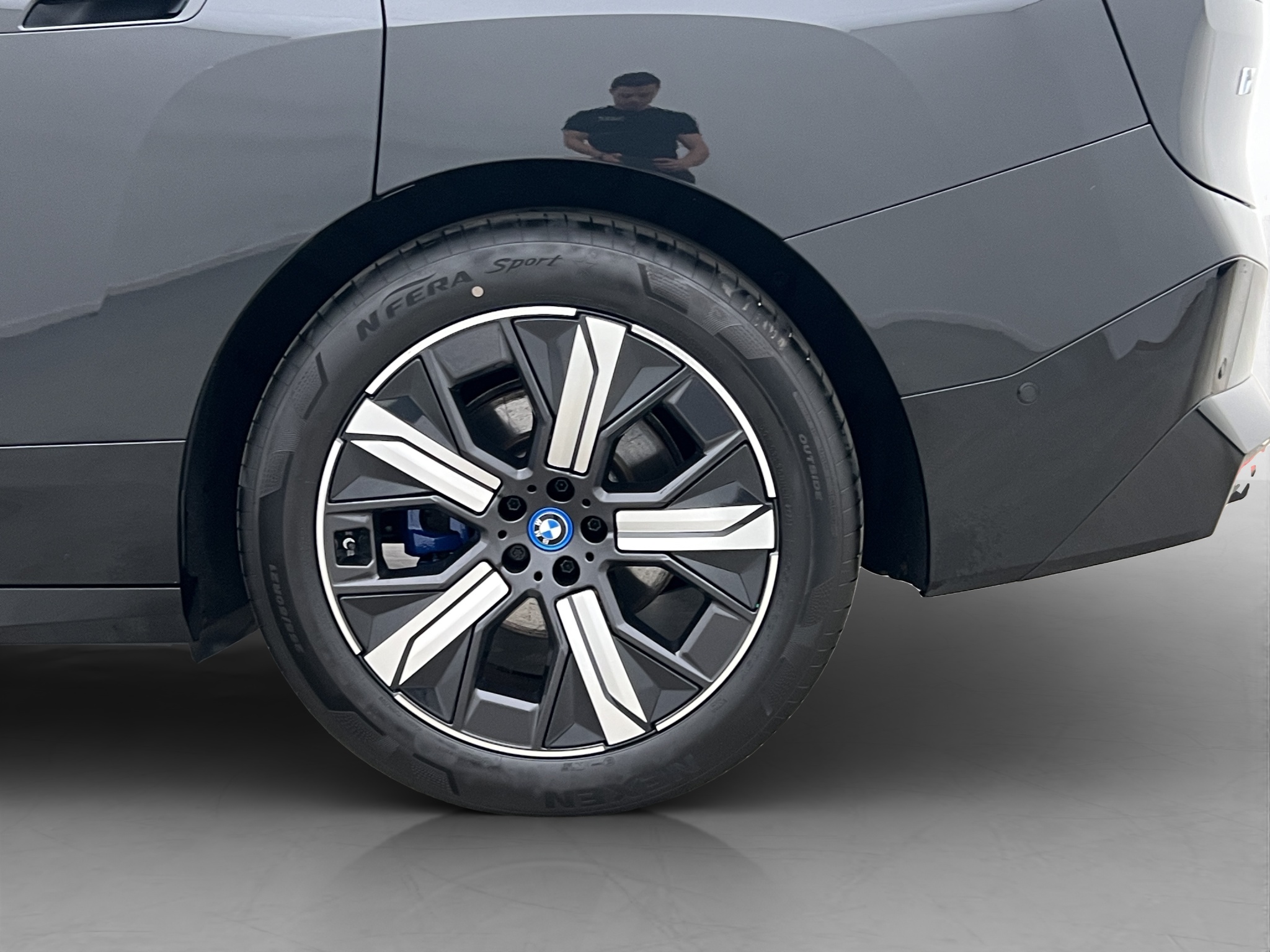 BMW iX xDrive50, 524ps, 2022