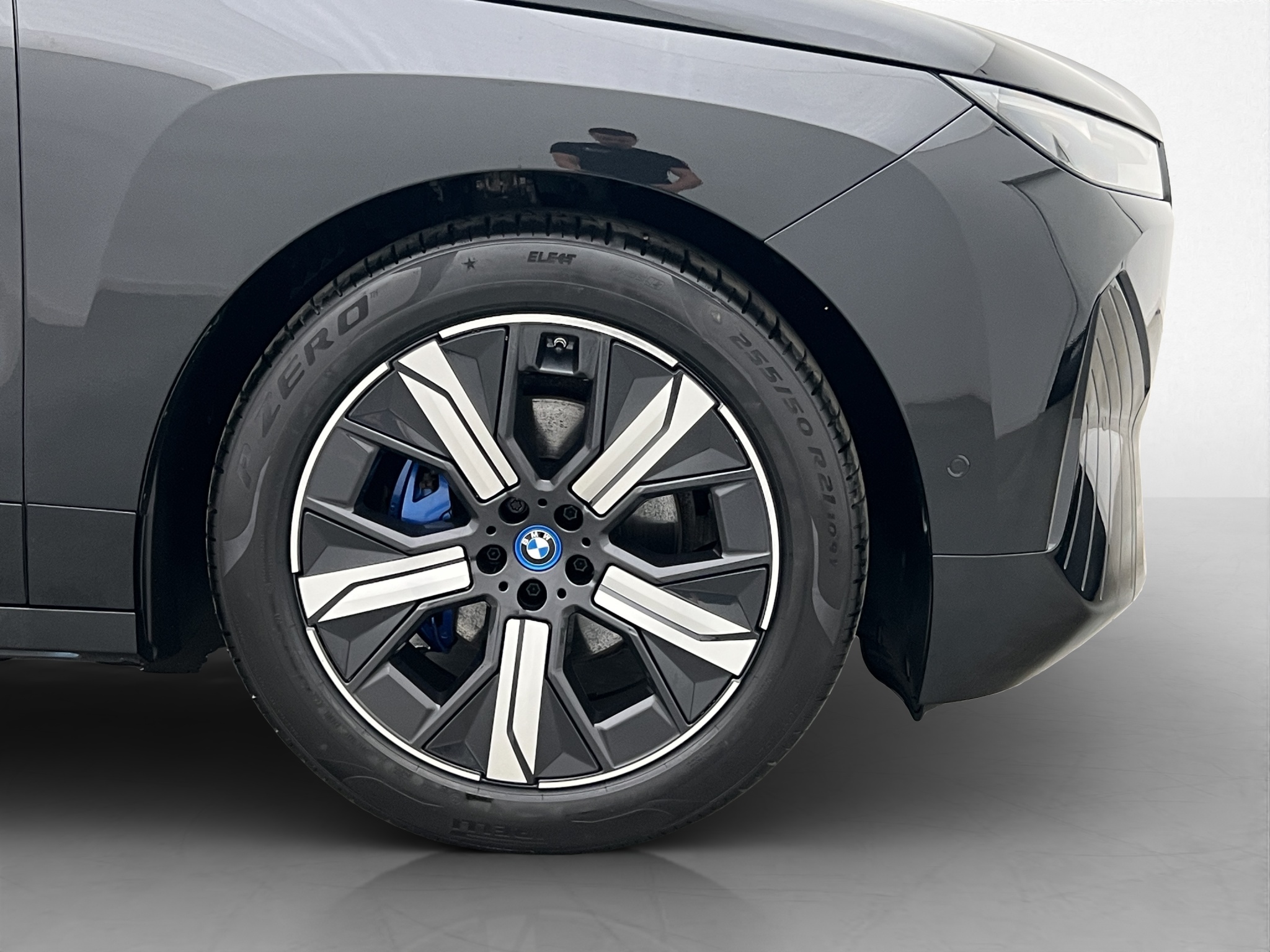 BMW iX xDrive50, 524ps, 2022