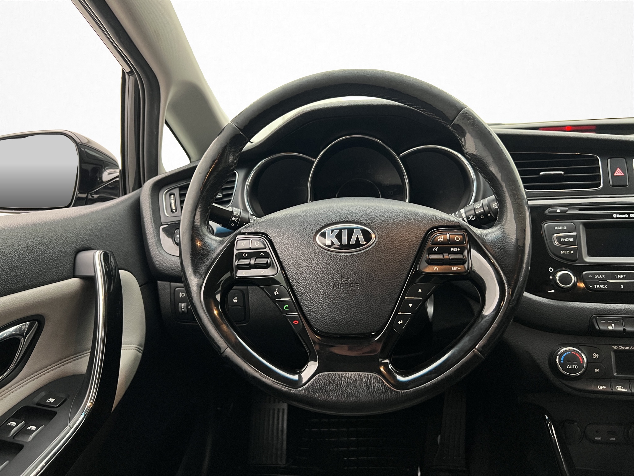 Kia cee'd_sw 1.6 CRDi Manual, 6-trins, 128ps, 2013