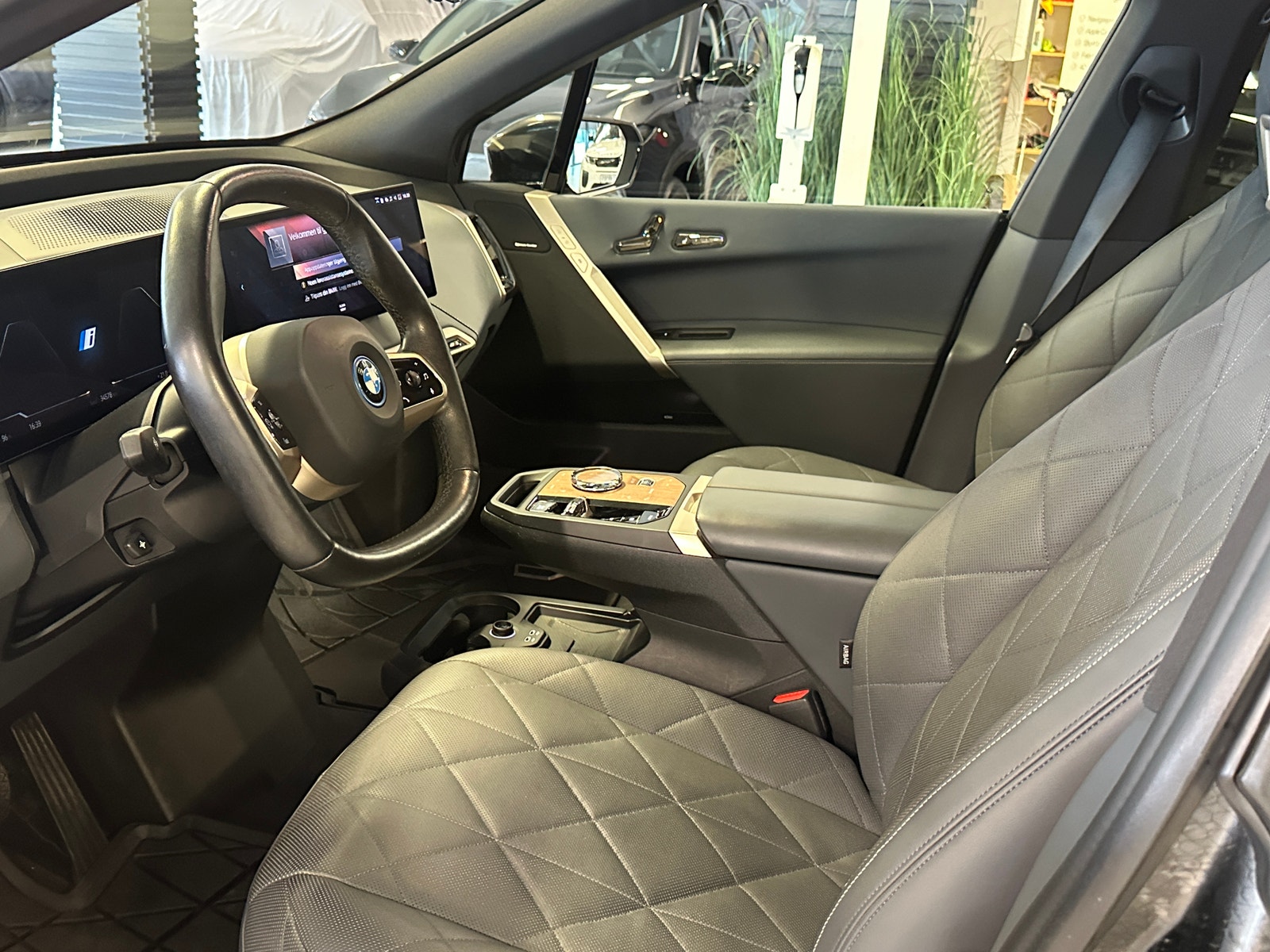 BMW iX xDrive40, 326hk, 2022