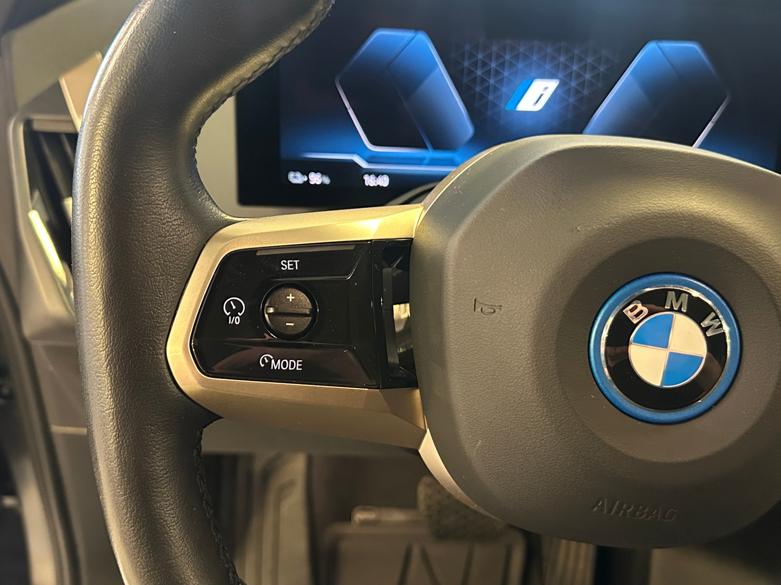 BMW iX xDrive40, 326hk, 2022