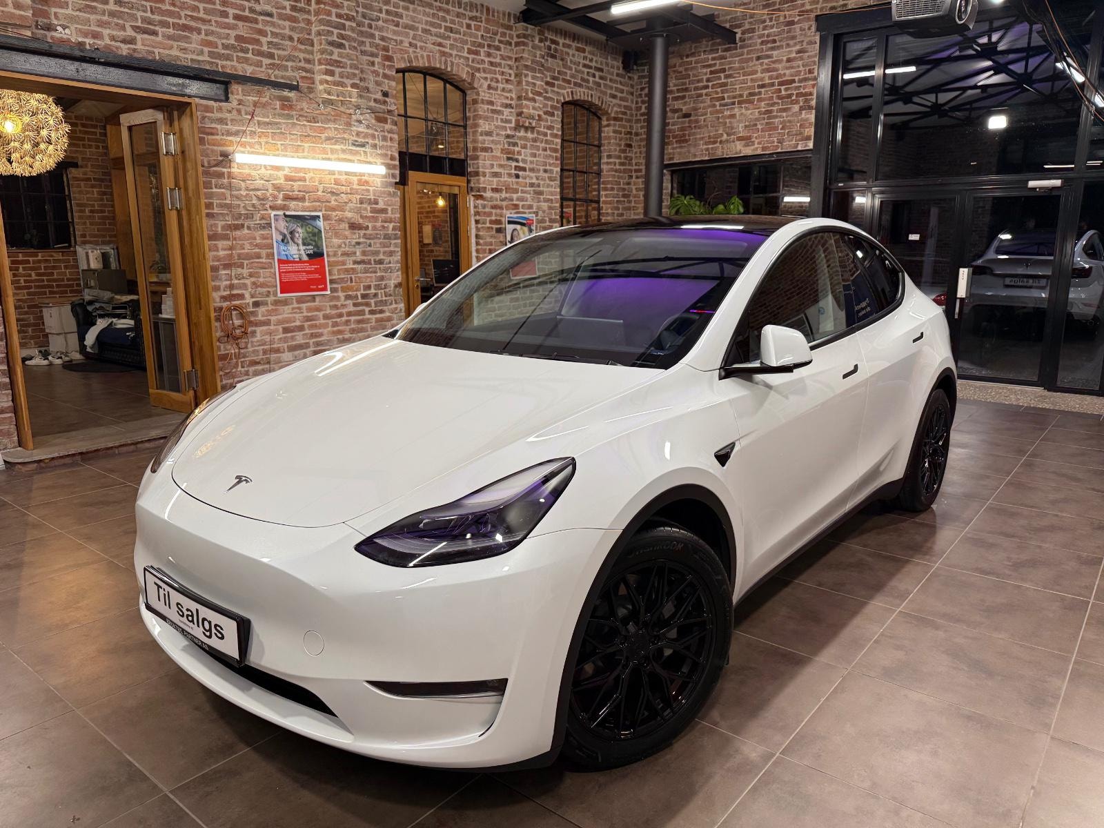 Tesla Model Y Long Range AWD, 514hp, 2024