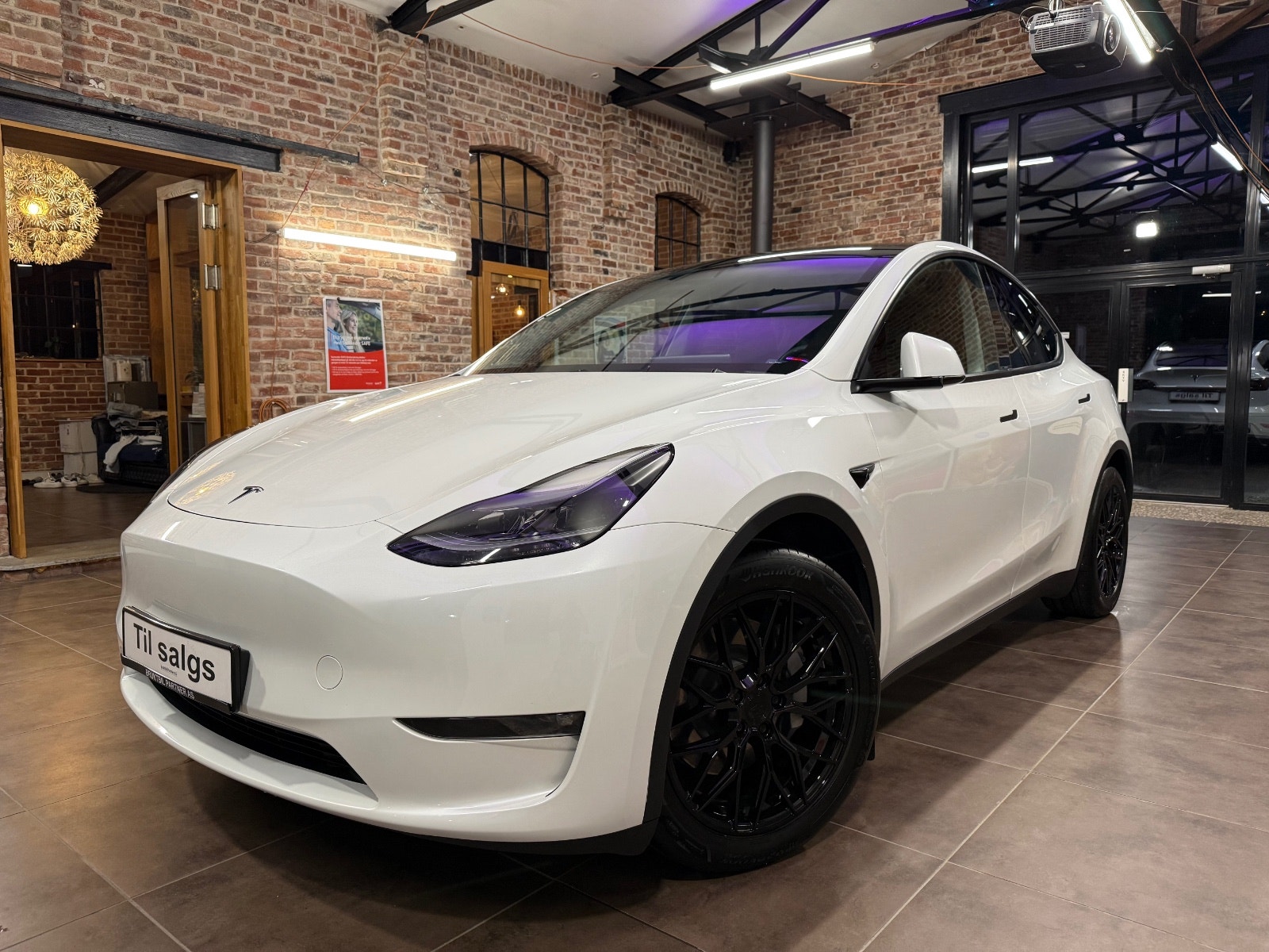 Tesla Model Y Long Range AWD, 514hp, 2024