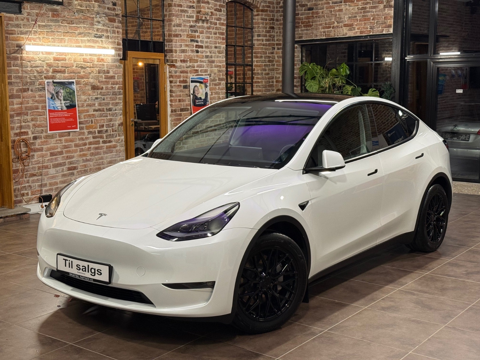 Tesla Model Y Long Range AWD, 514hp, 2024