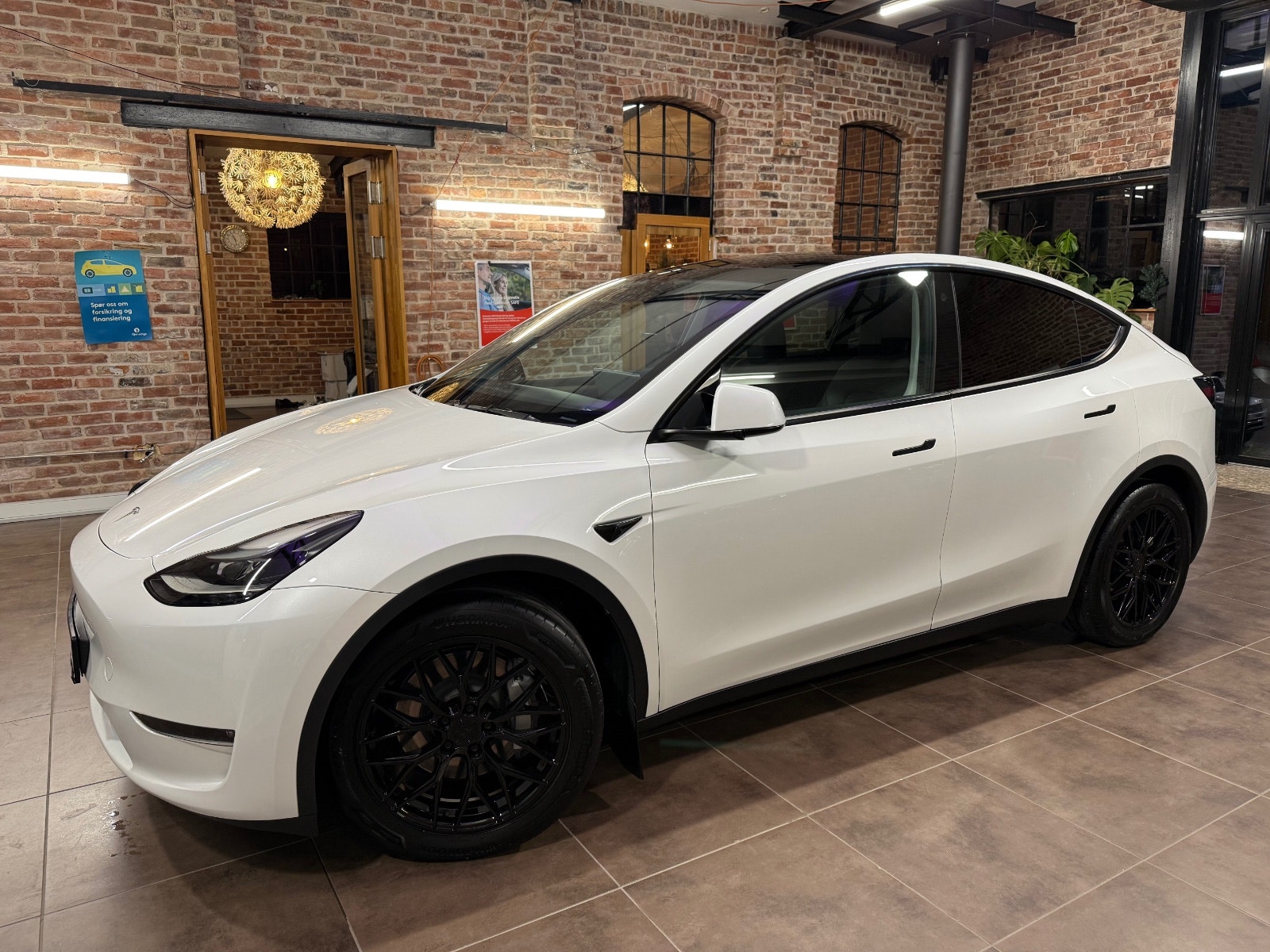 Tesla Model Y Long Range AWD, 514hp, 2024