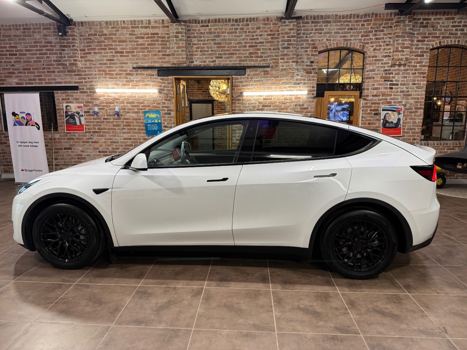 Tesla Model Y Long Range AWD, 514hp, 2024