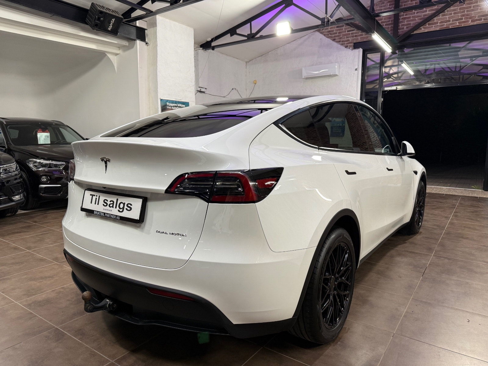 Tesla Model Y Long Range AWD, 514hp, 2024
