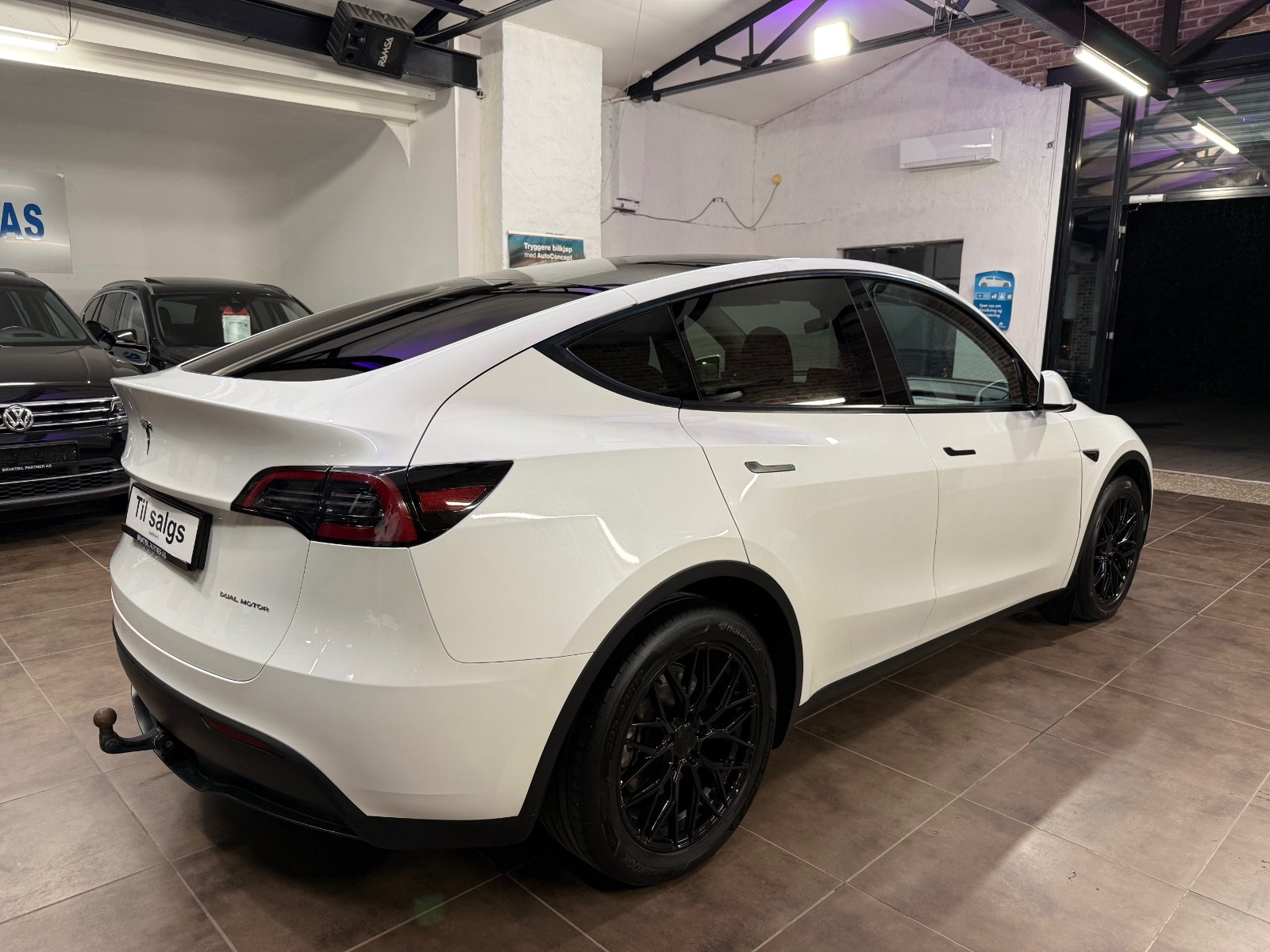 Tesla Model Y Long Range AWD, 514hp, 2024