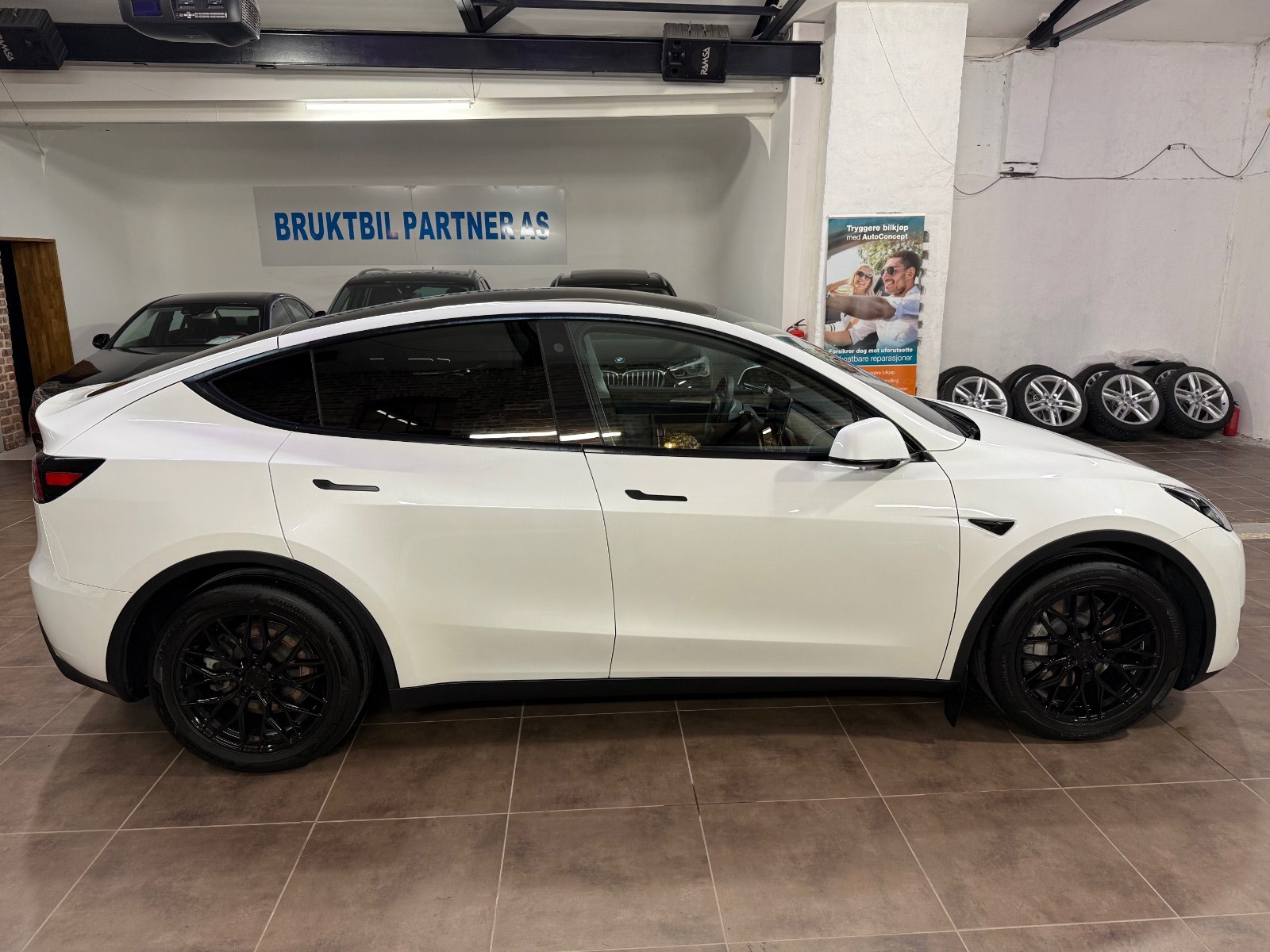 Tesla Model Y Long Range AWD, 514hp, 2024