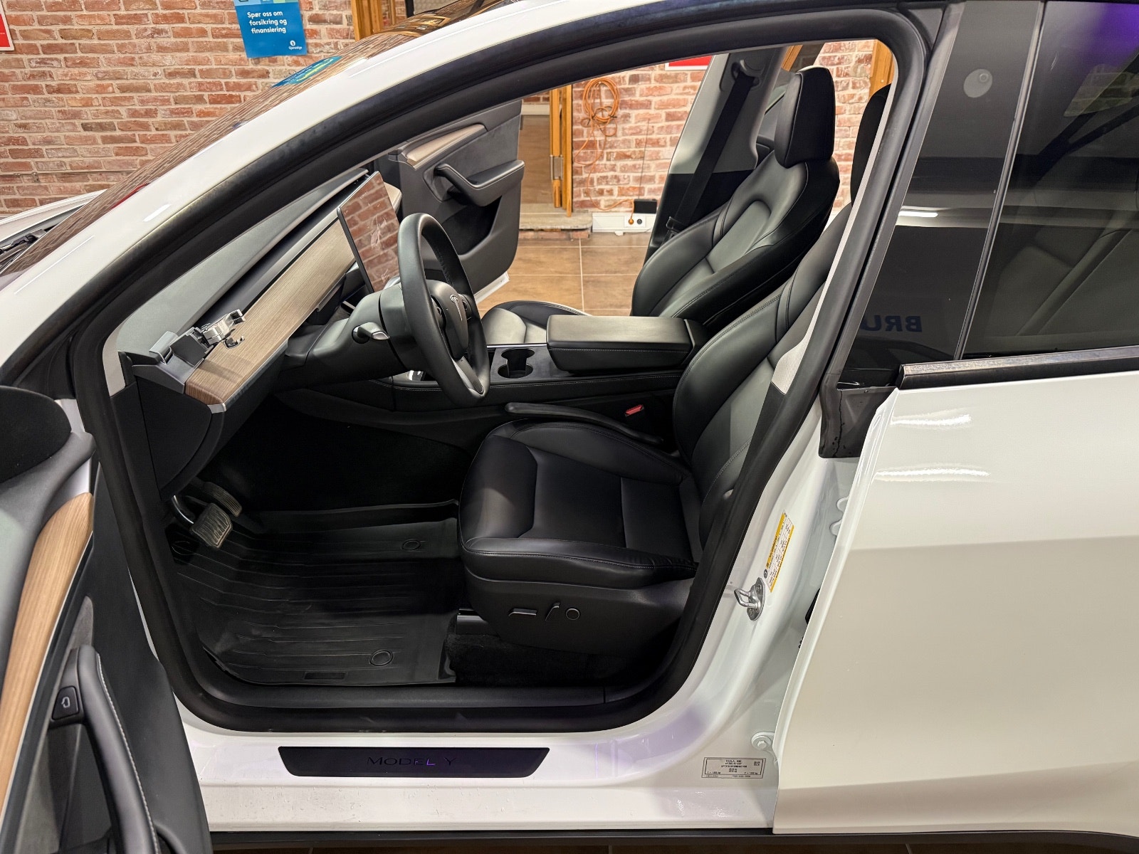 Tesla Model Y Long Range AWD, 514hp, 2024