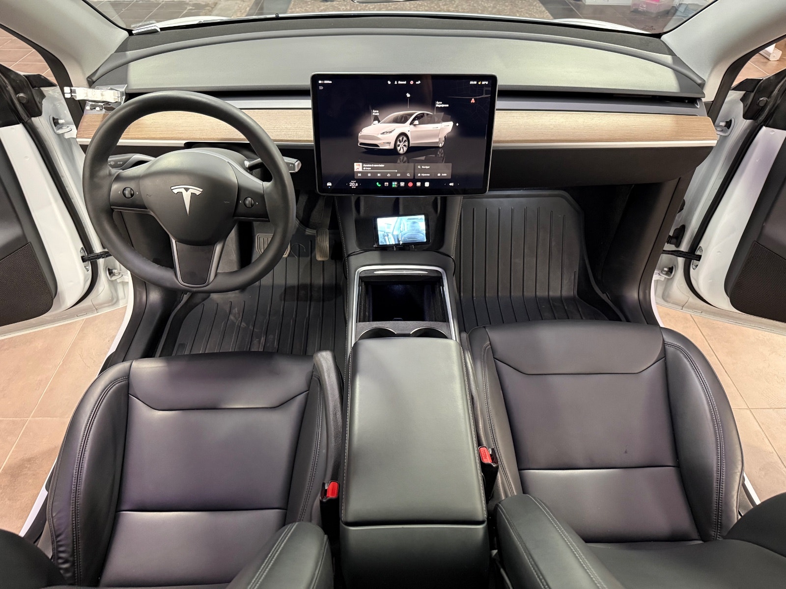 Tesla Model Y Long Range AWD, 514hp, 2024