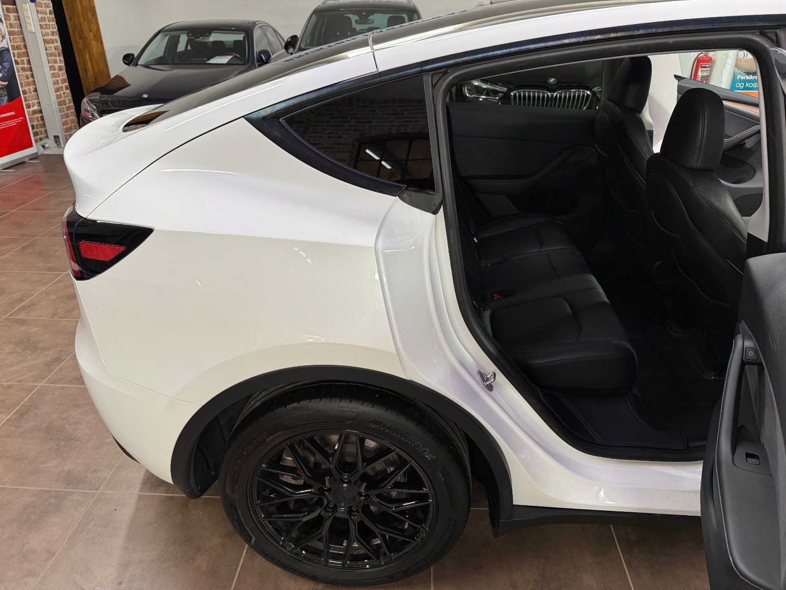 Tesla Model Y Long Range AWD, 514hp, 2024