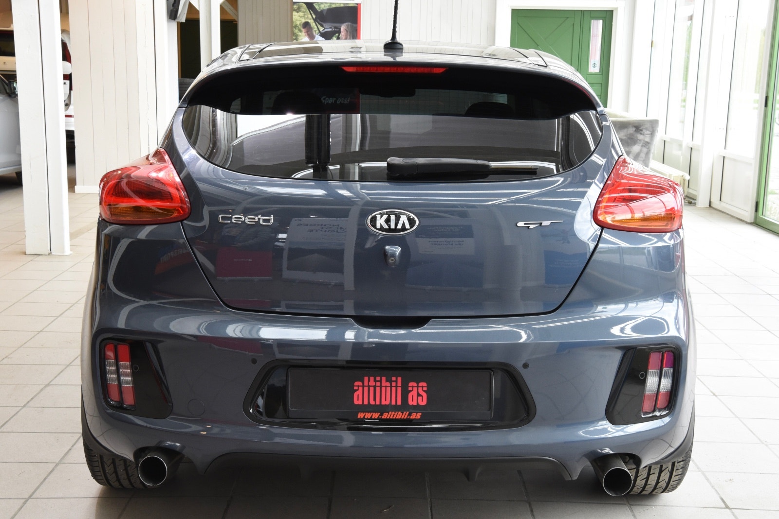 Kia pro_cee'd GT 1.6 GDI Manual, 6-trins, 204ps, 2014