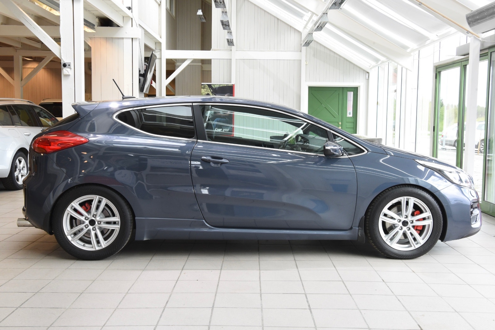 Kia pro_cee'd GT 1.6 GDI Manual, 6-trins, 204ps, 2014