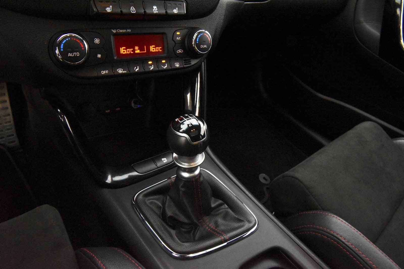 Kia pro_cee'd GT 1.6 GDI Manual, 6-trins, 204ps, 2014