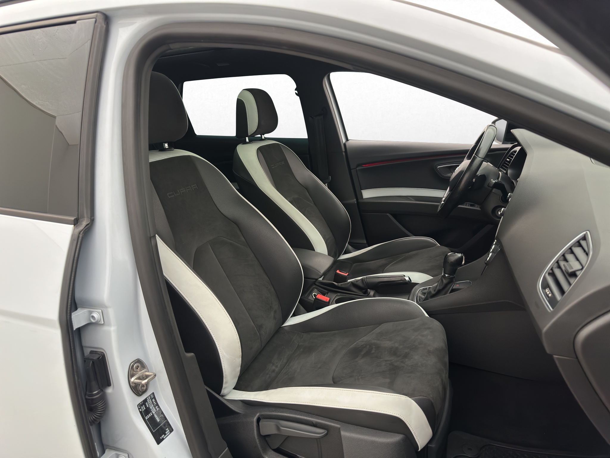 SEAT León Cupra ST 2.0 TSI DSG Sequential, 290hp, 2016
