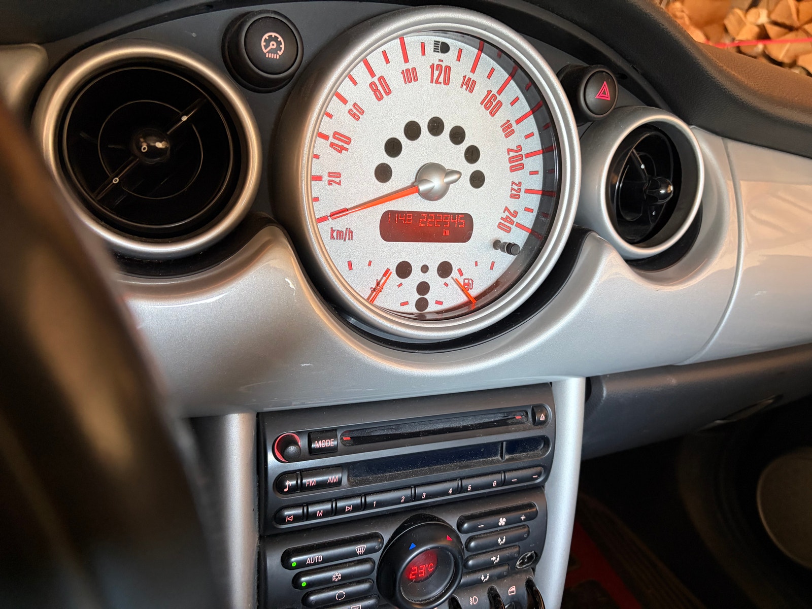 MINI Cooper Manual, 5-trins, 116ps, 2004