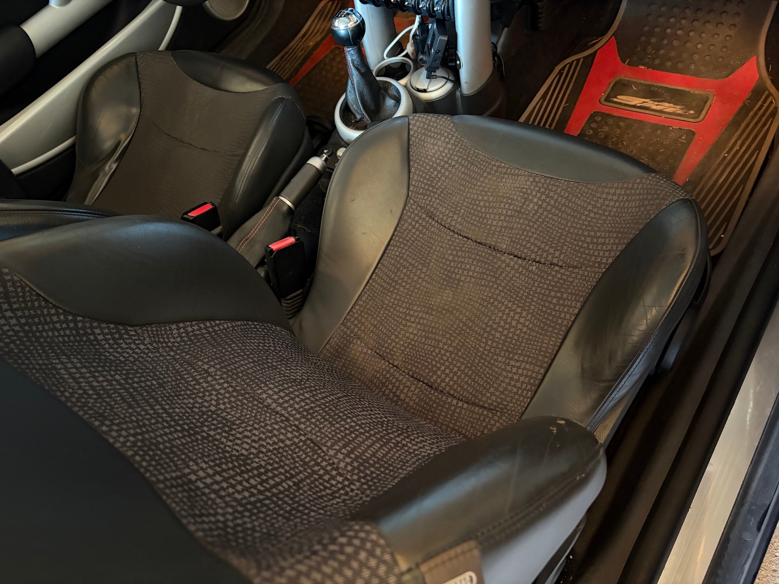 MINI Cooper Manual, 5-trins, 116ps, 2004