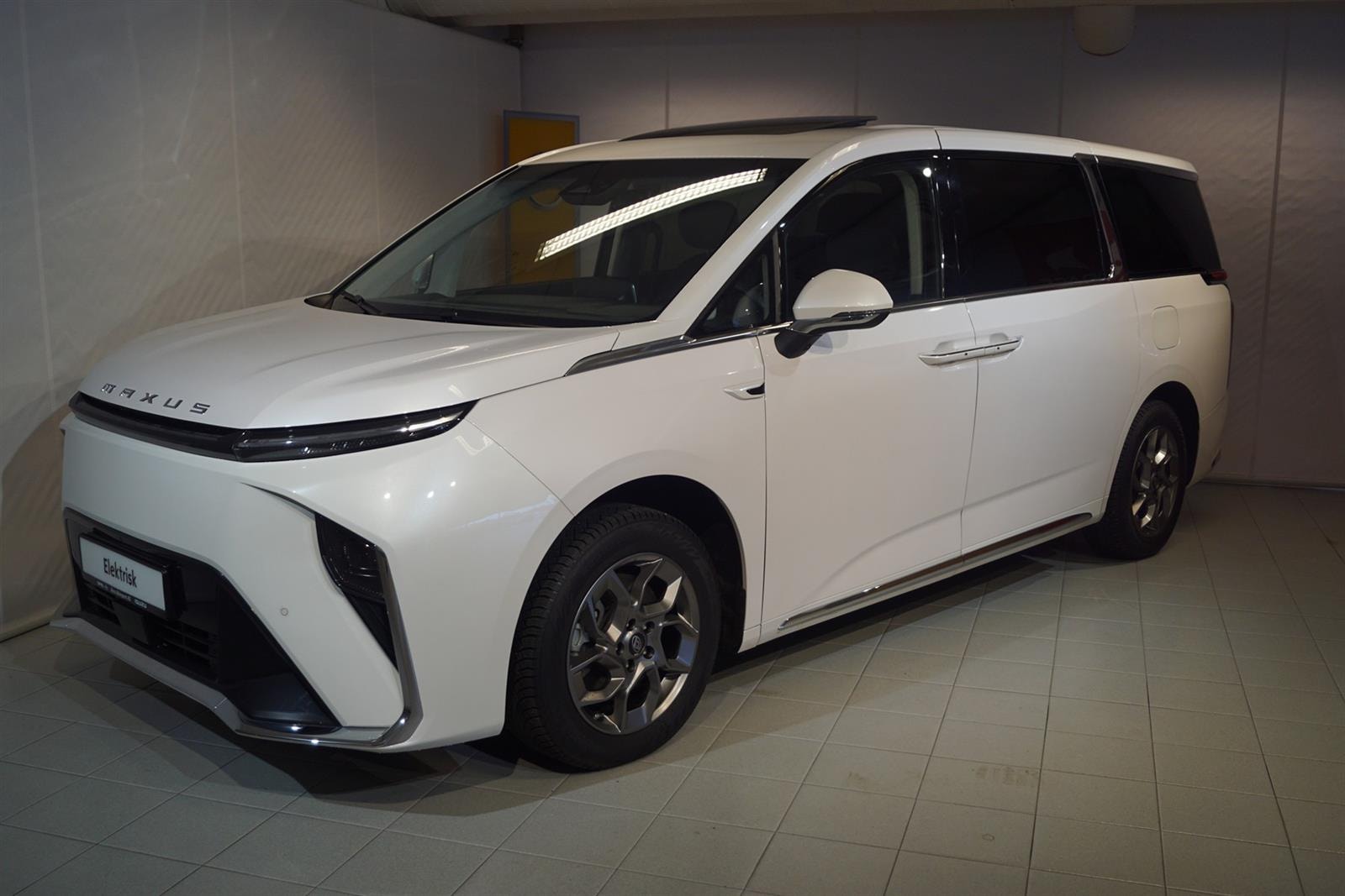 Maxus Mifa 9 90 kWh, 245hp, 2023