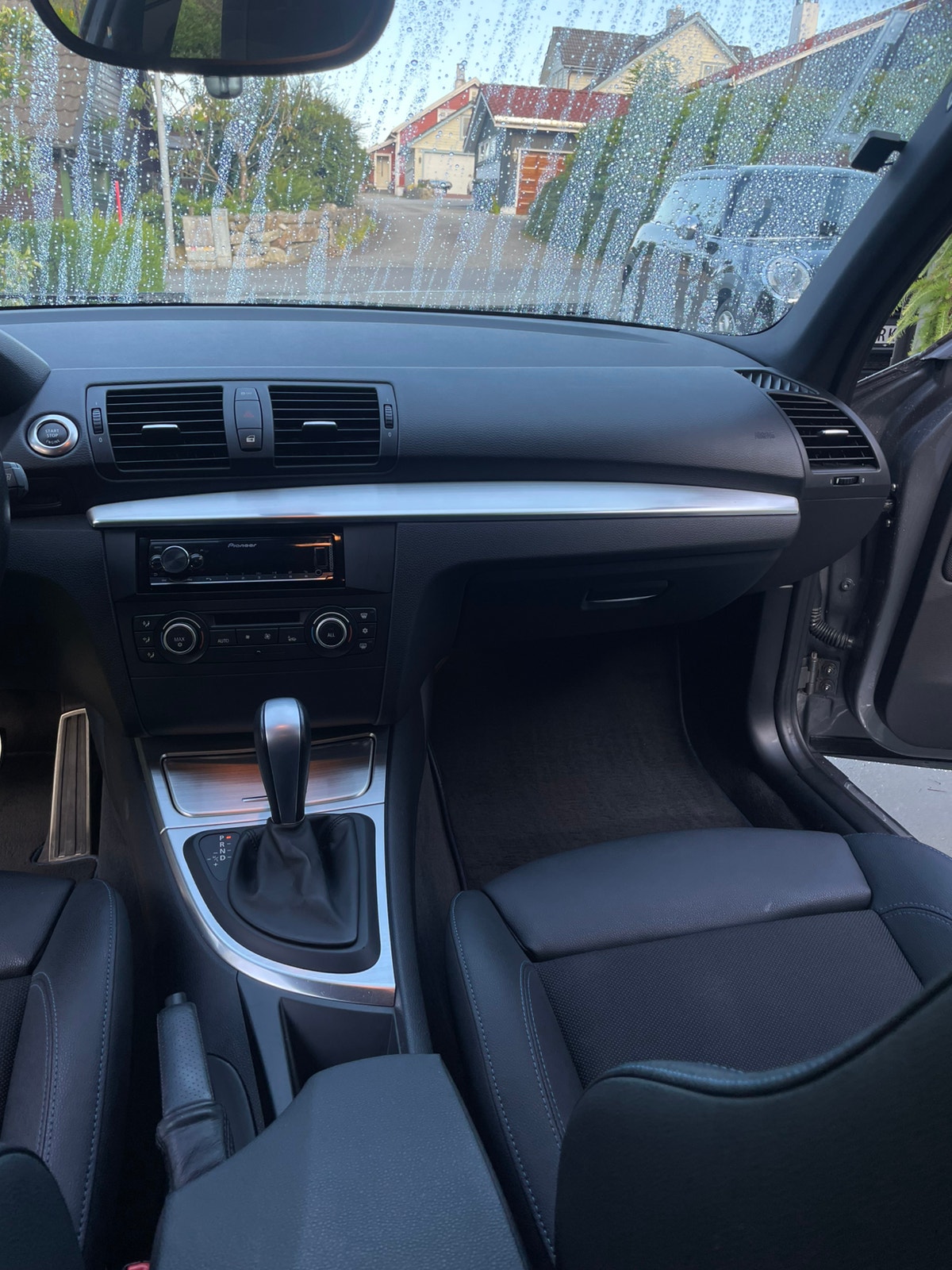 BMW 118d 5-dørs Steptronic, 6-trinn, 143hk, 2011