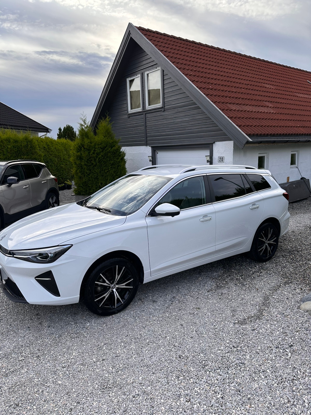 MG 5 Long Range 61.1 kWh, 156hp, 2024