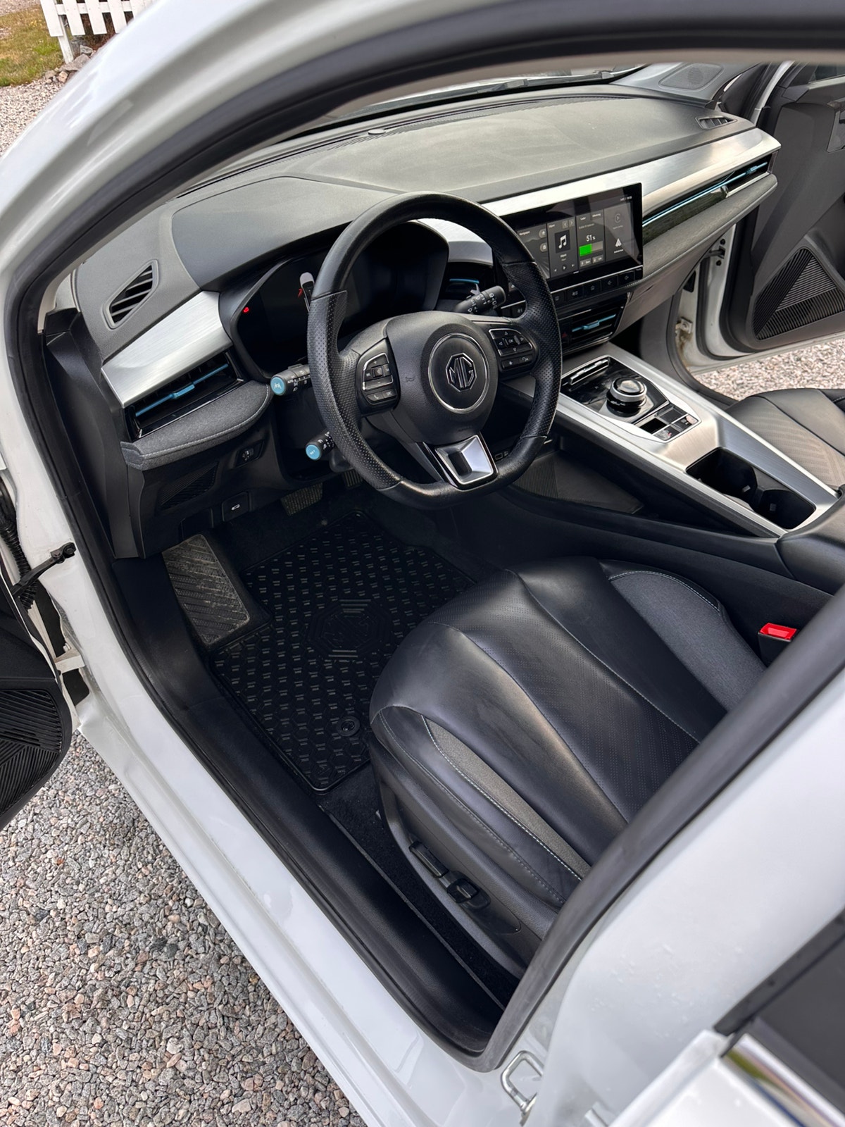 MG 5 Long Range 61.1 kWh, 156hp, 2024