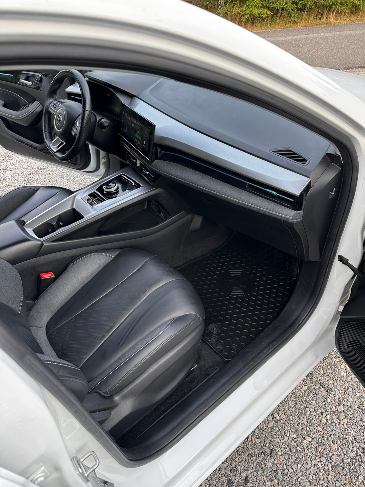 MG 5 Long Range 61.1 kWh, 156hp, 2024