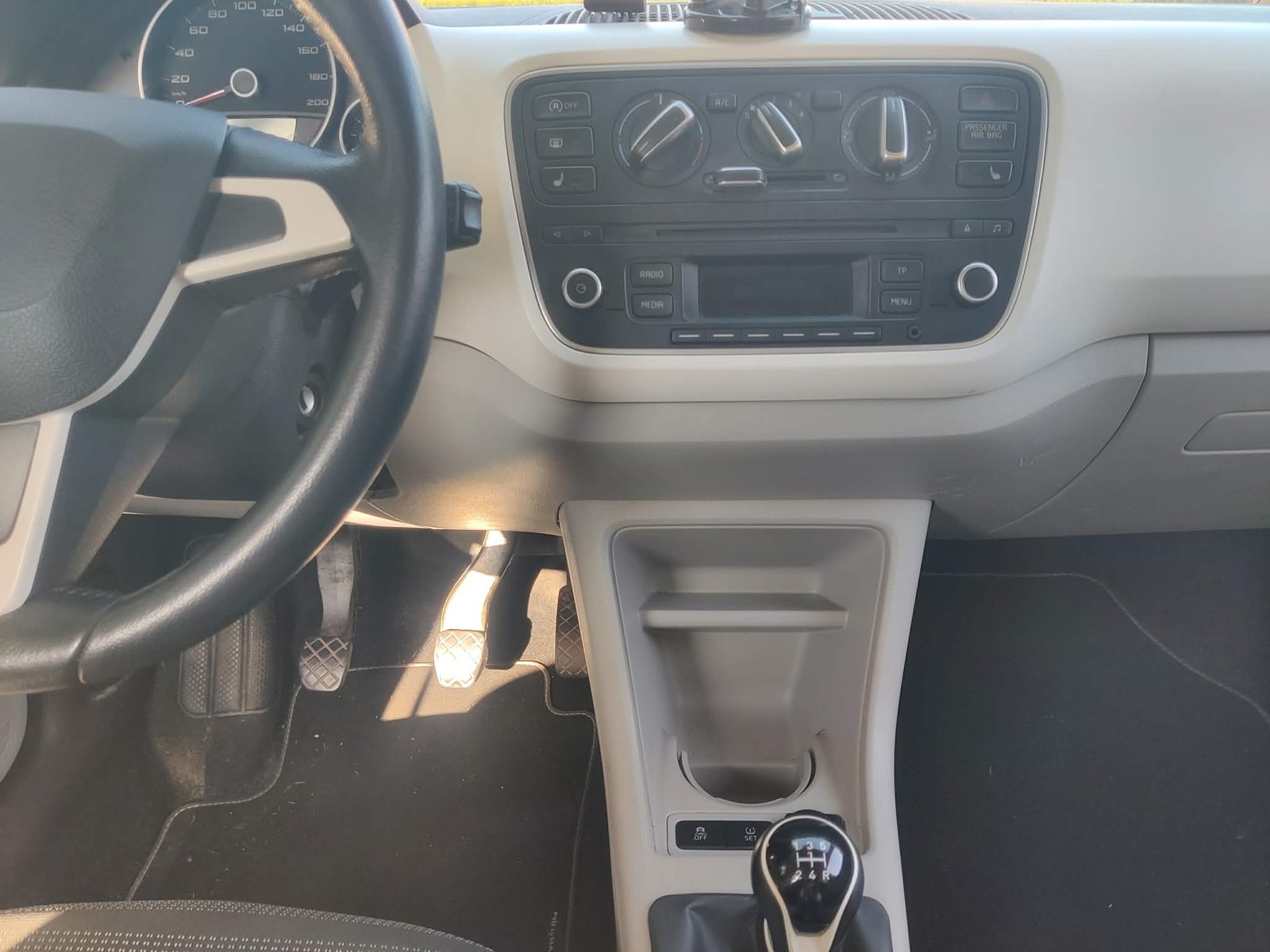 SEAT Mii 5-door 1.0 Manual, 5-trins, 60ps, 2015