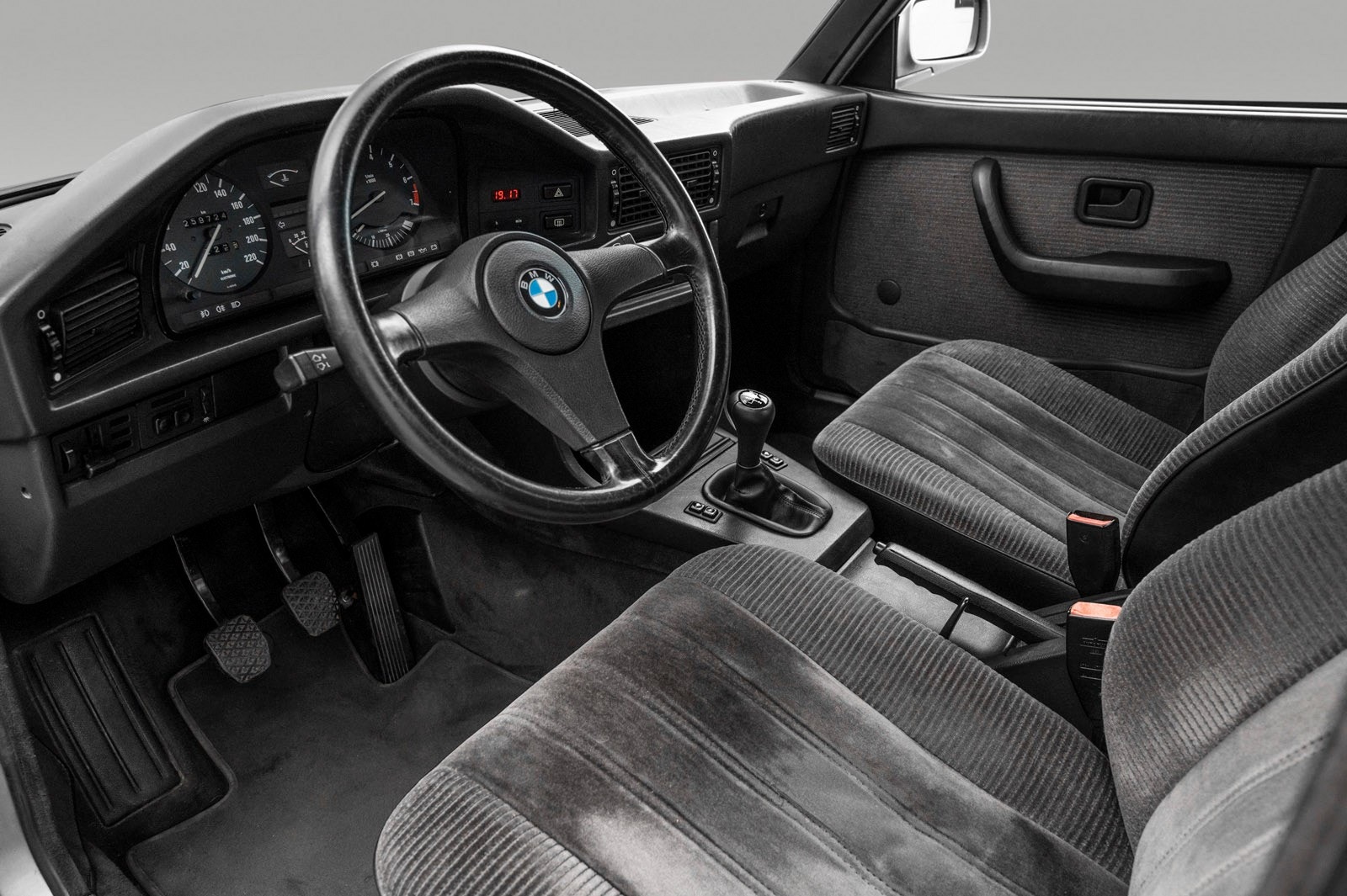 BMW 520i Manuell, 5-trinn, 129hk, 1987