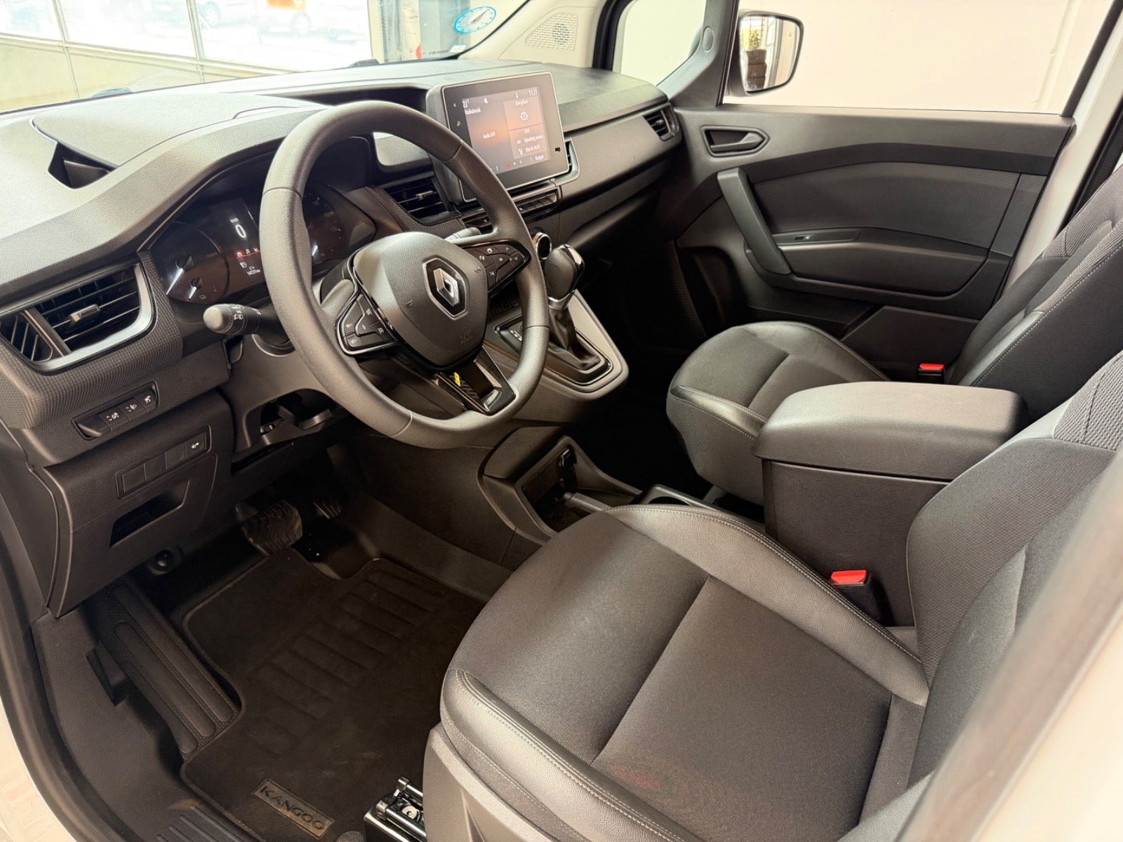 Renault Kangoo E-Tech, 122hk, 2024