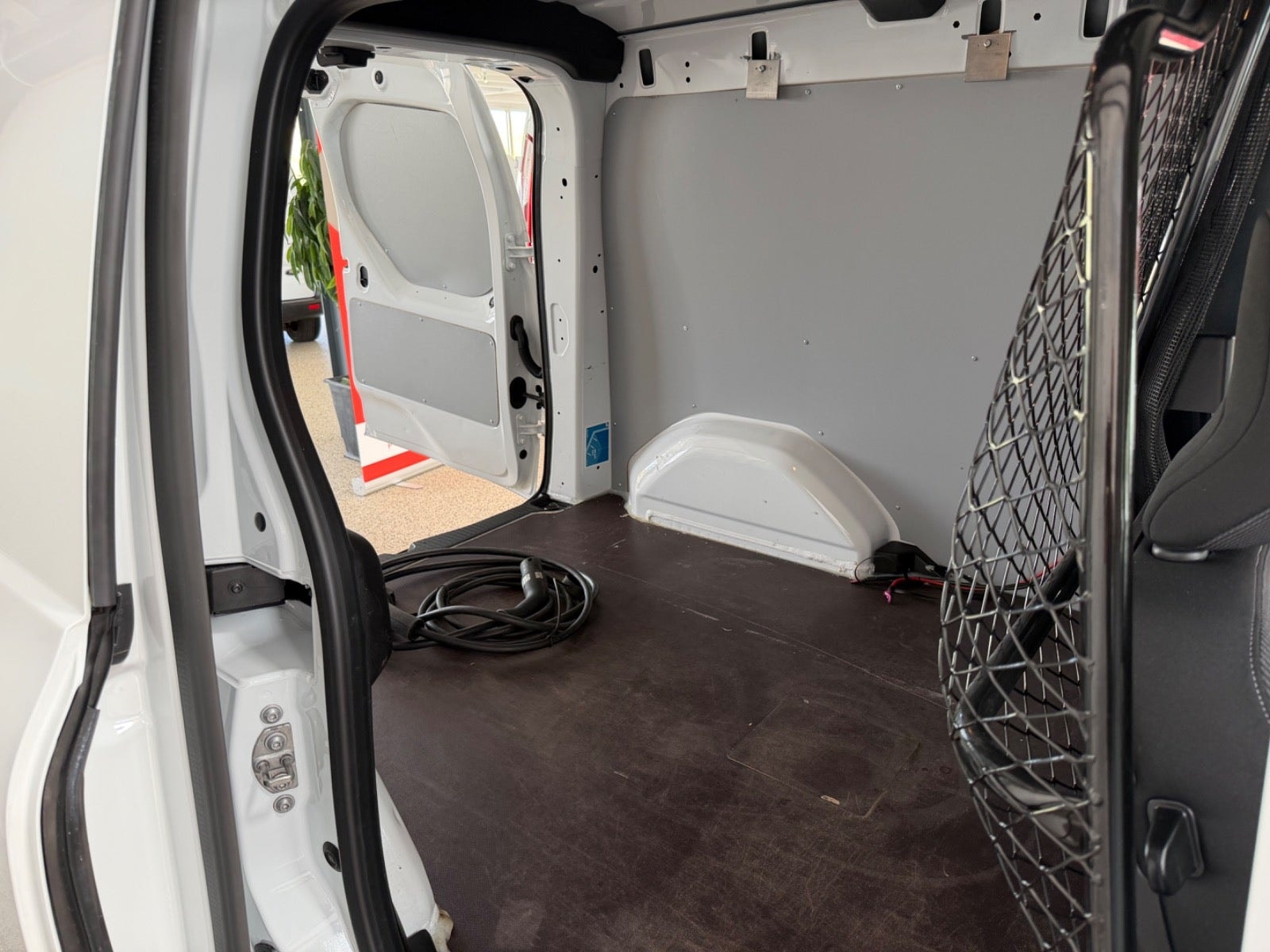 Renault Kangoo E-Tech, 122hk, 2024