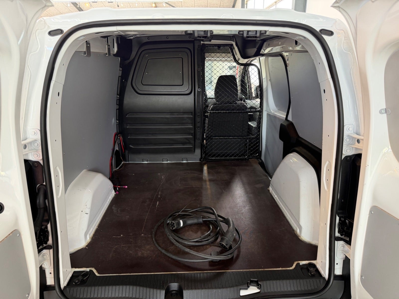 Renault Kangoo E-Tech, 122hk, 2024