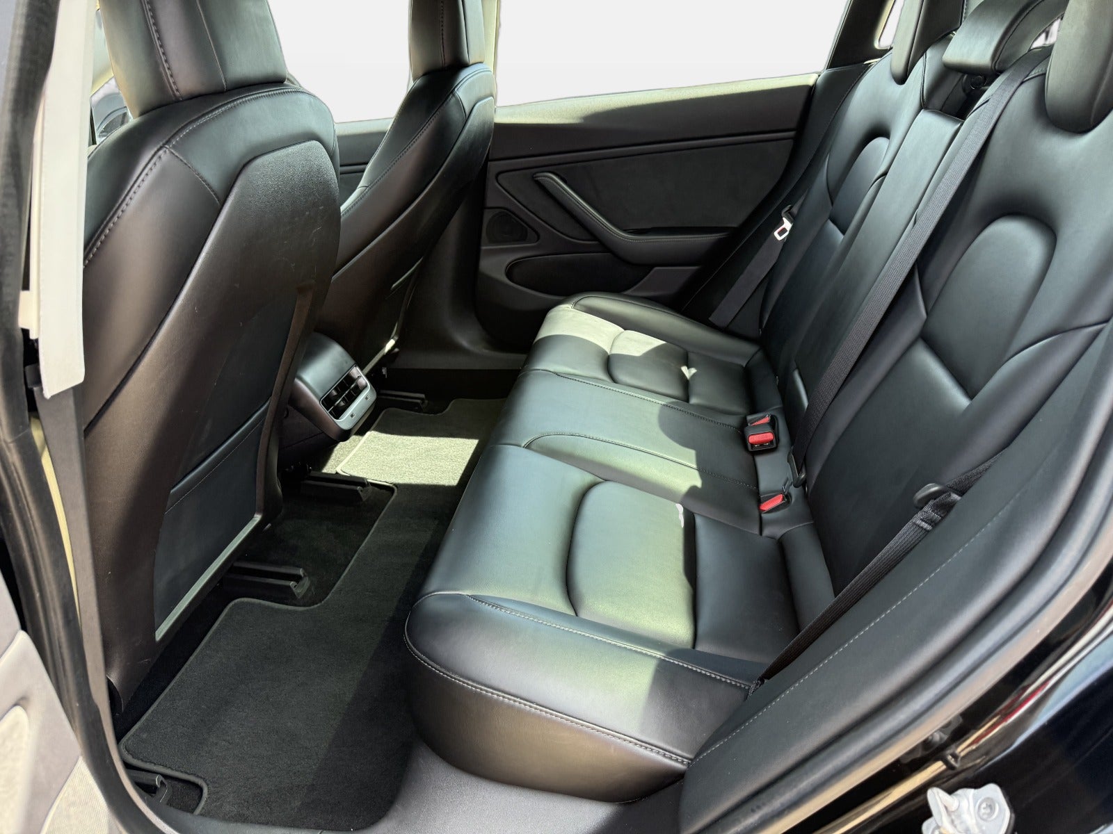 Tesla Model 3 Standard Range Plus, 325hk, 2020