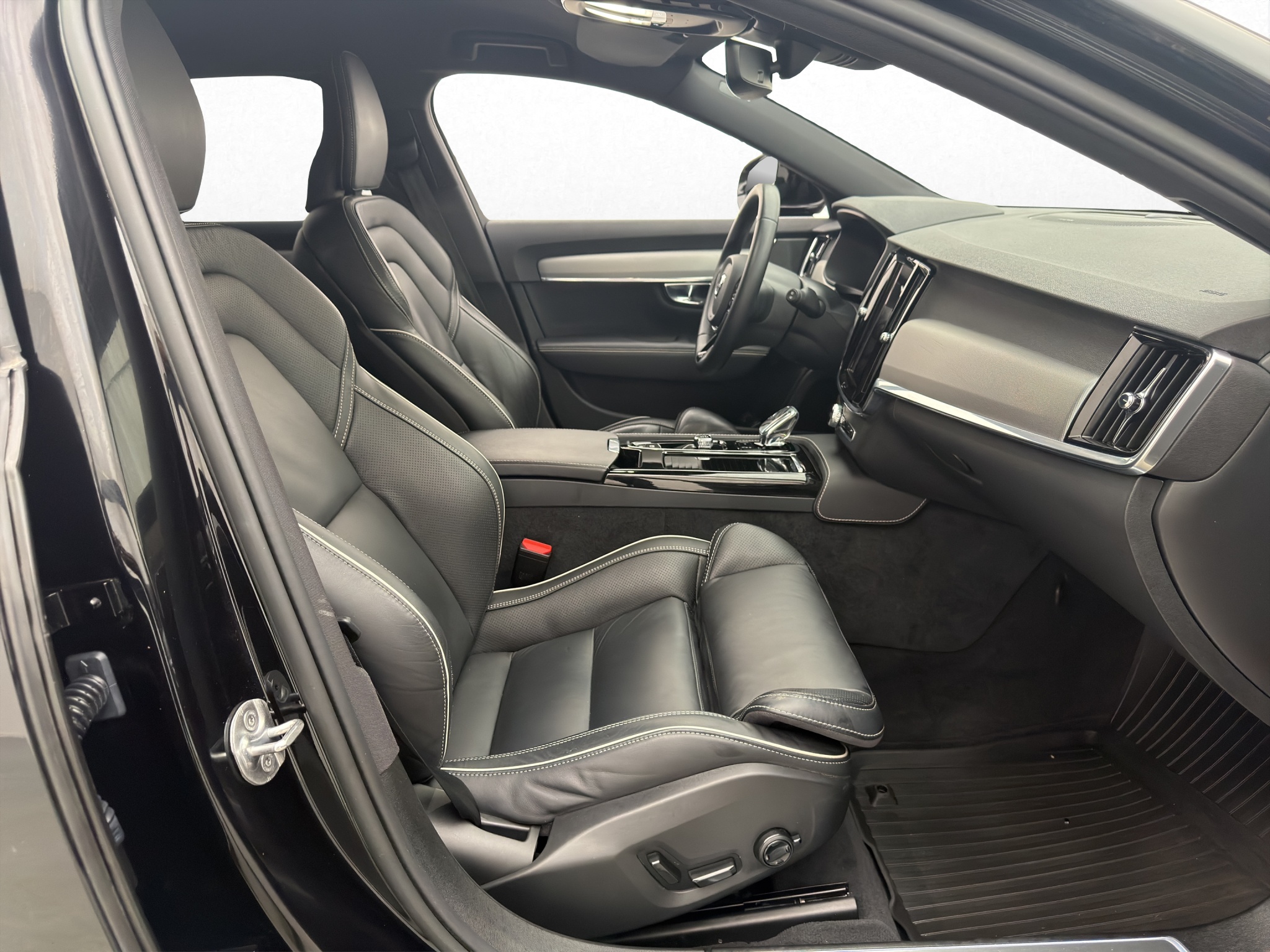 Volvo V90 Recharge T6 AWD Geartronic, 8-trins, 350ps, 2023