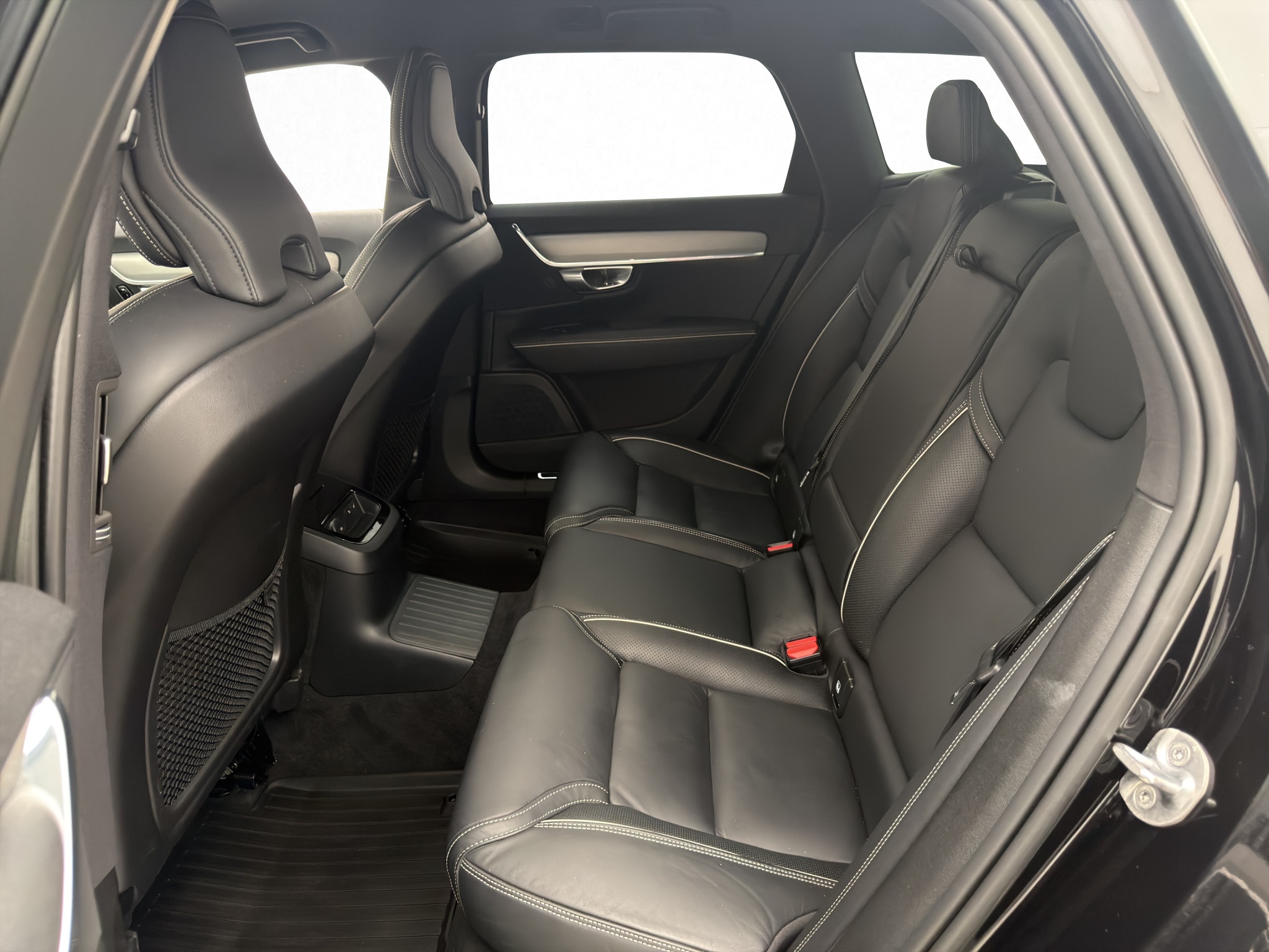 Volvo V90 Recharge T6 AWD Geartronic, 8-trins, 350ps, 2023