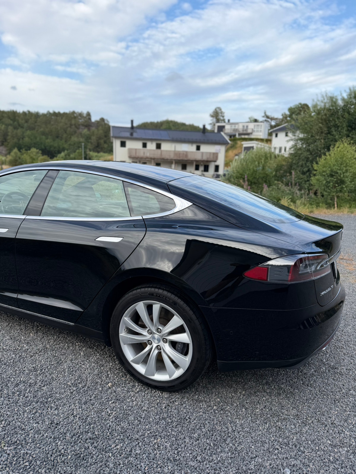 Tesla Model S 70D, 333hp, 2016