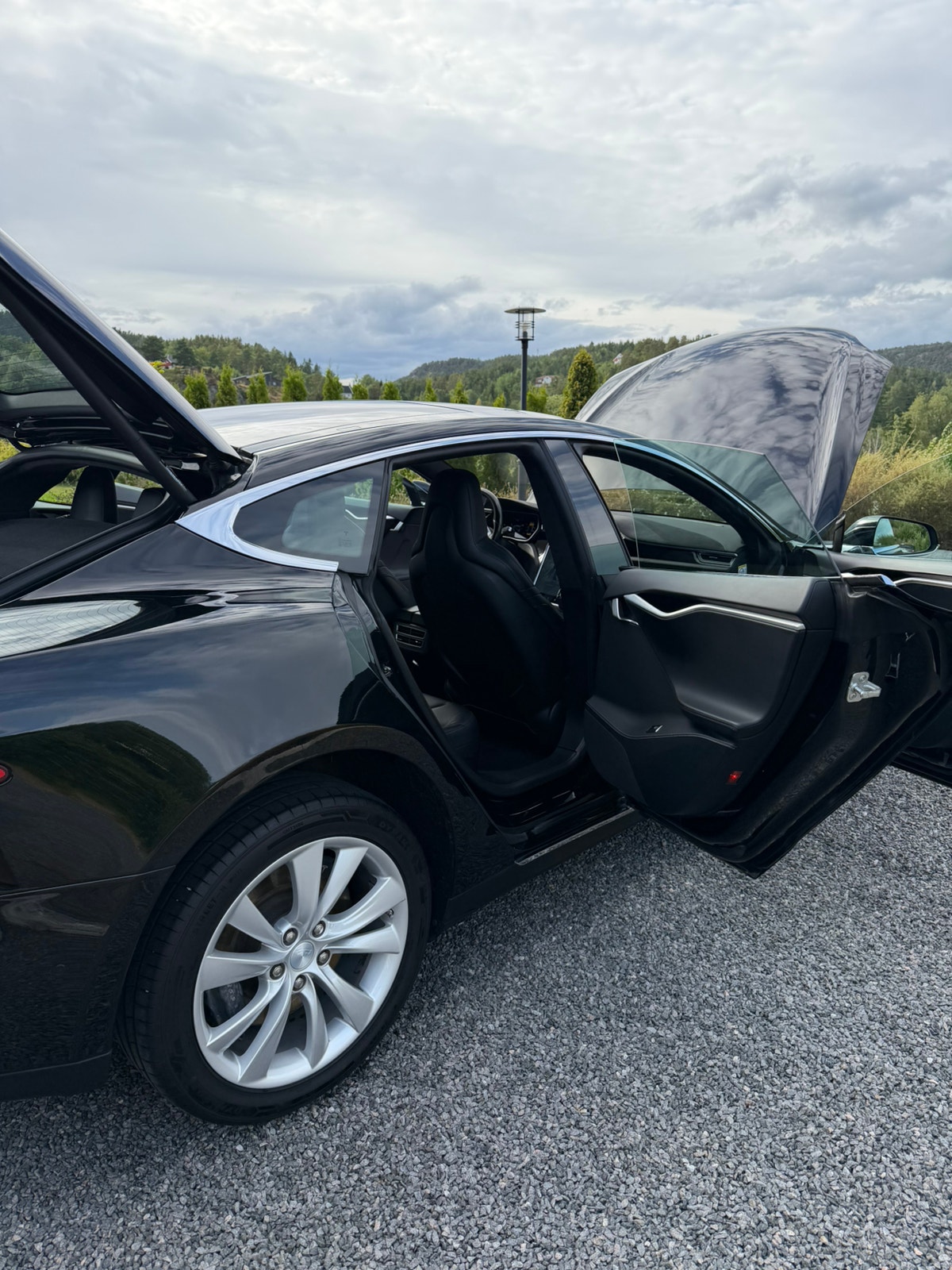 Tesla Model S 70D, 333hp, 2016