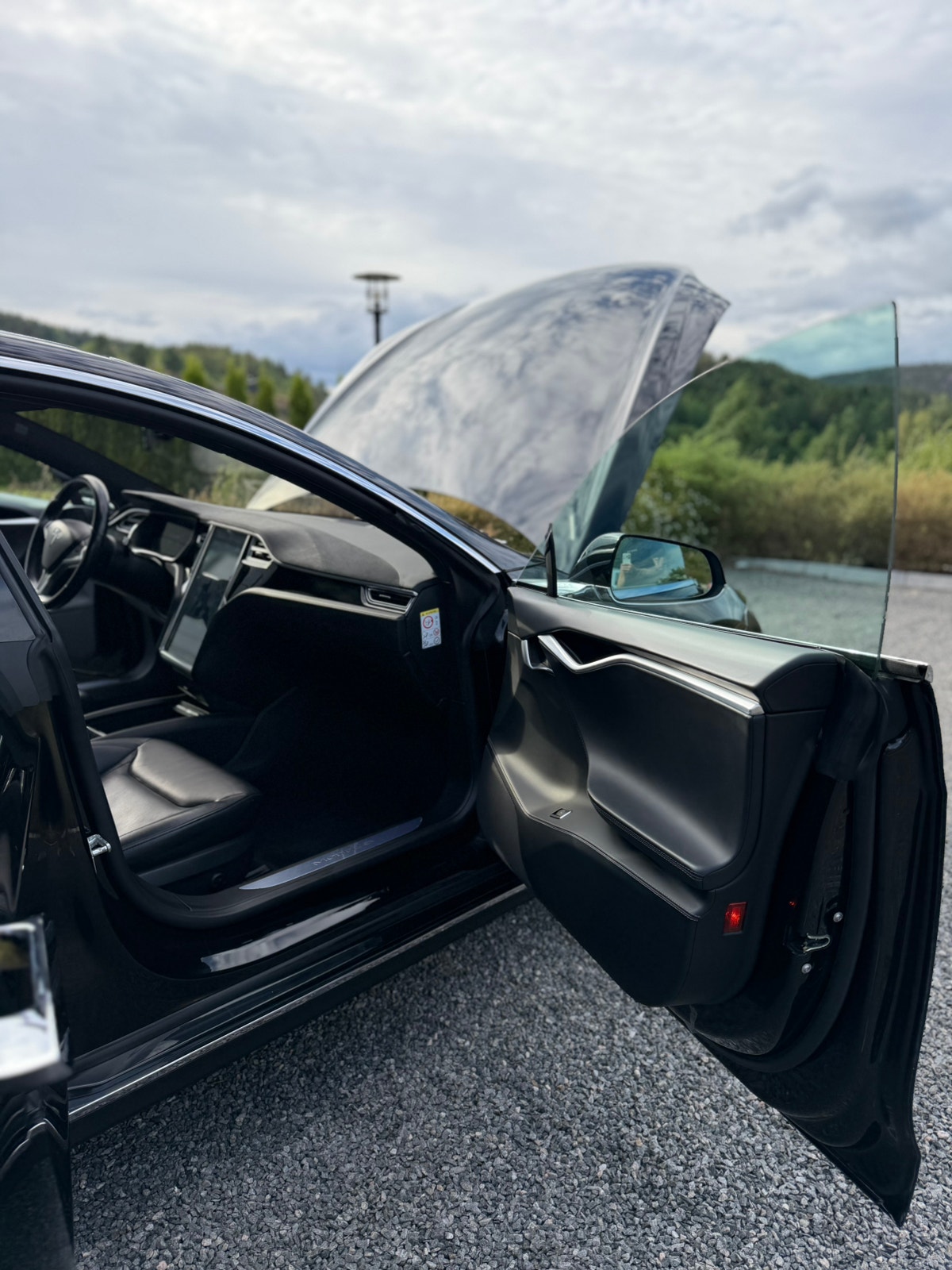 Tesla Model S 70D, 333hp, 2016