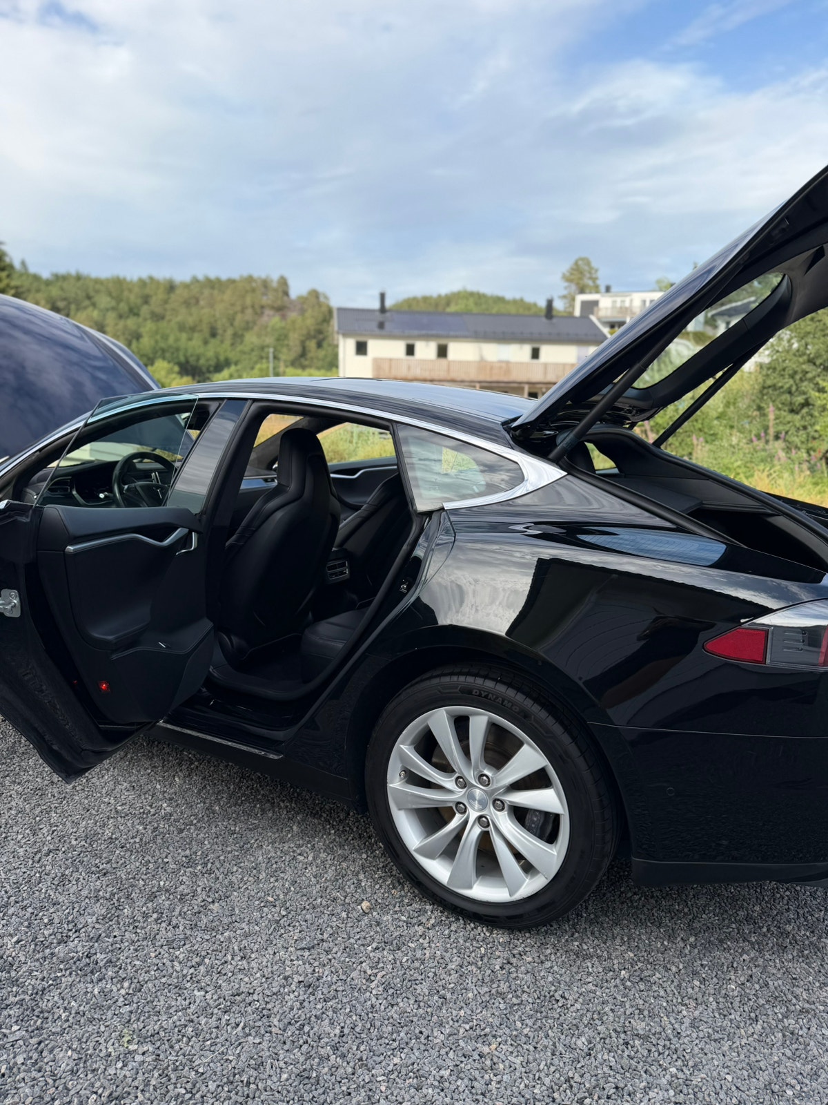 Tesla Model S 70D, 333hp, 2016