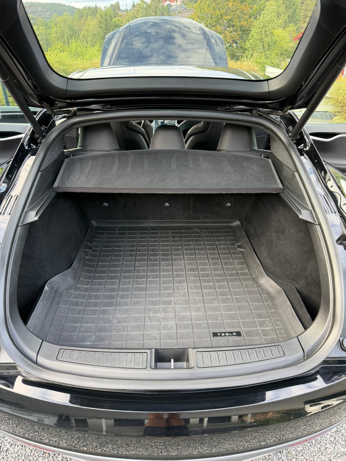 Tesla Model S 70D, 333hp, 2016